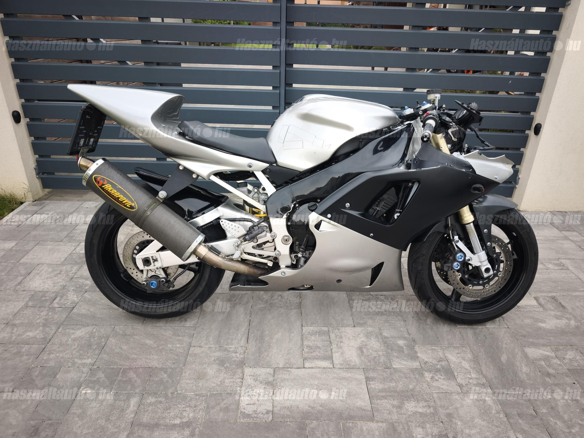 YAMAHA YZF R1 2001/5 - 1