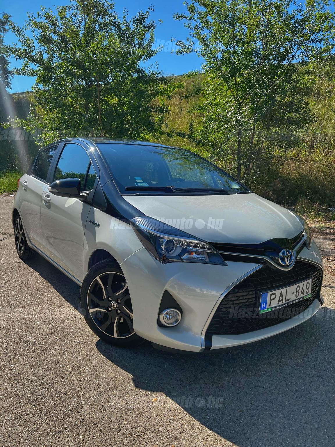 TOYOTA YARIS 2015/12 - 1