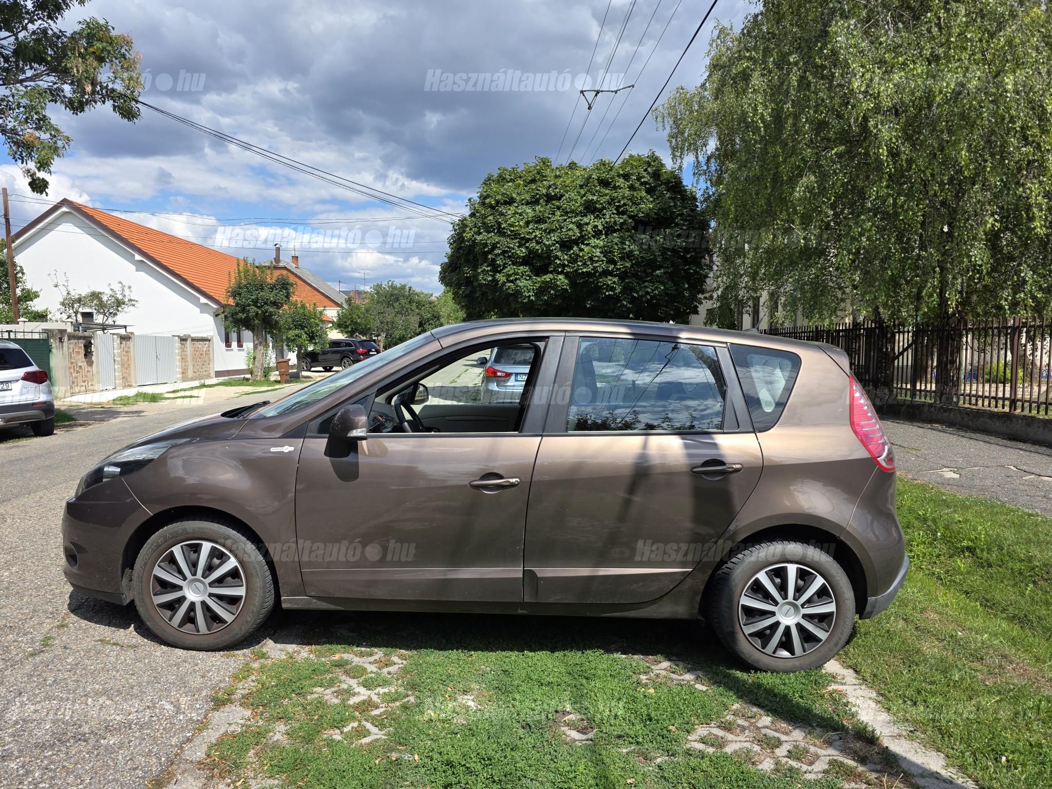 RENAULT SCENIC 2011/7 - 1