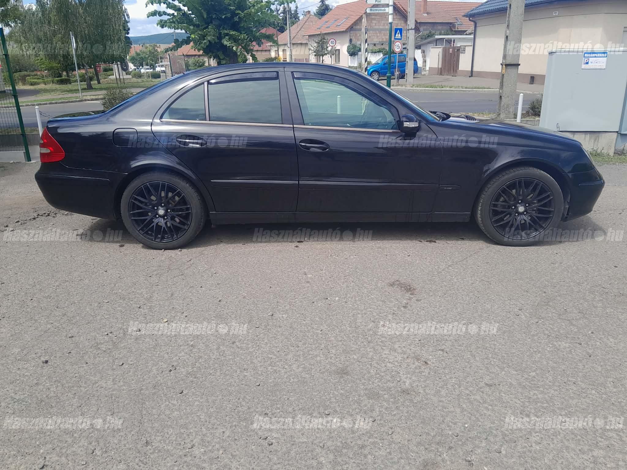 MERCEDES-BENZ E 220 2005/3 - 1