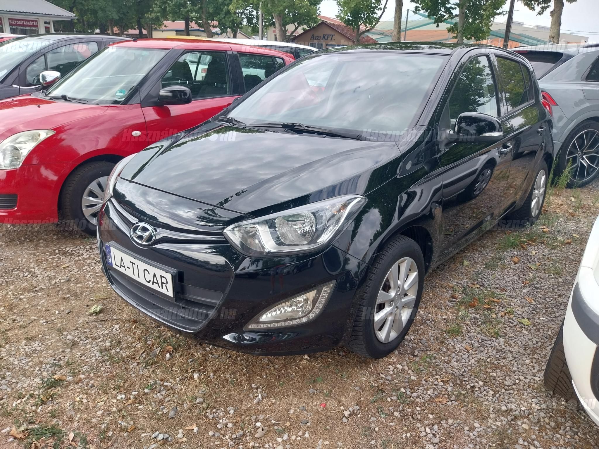 HYUNDAI I20 2013/10 - 1