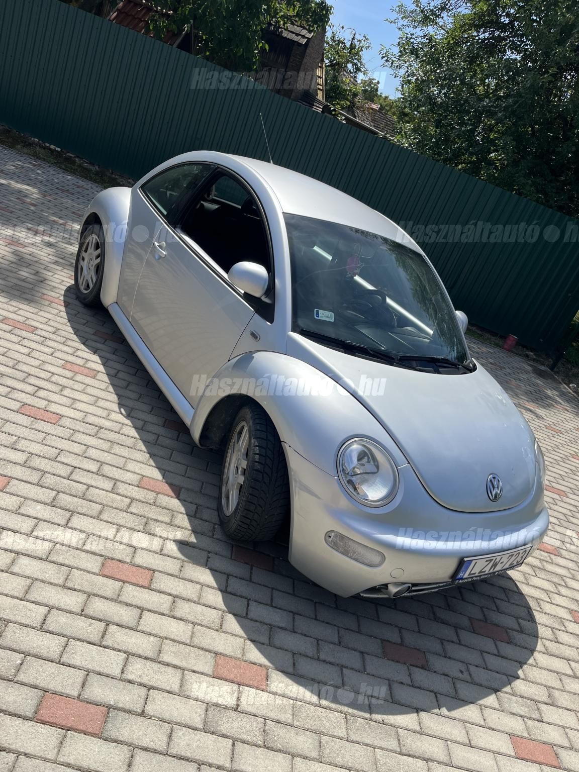 VOLKSWAGEN NEW BEETLE 1999/5 - 1