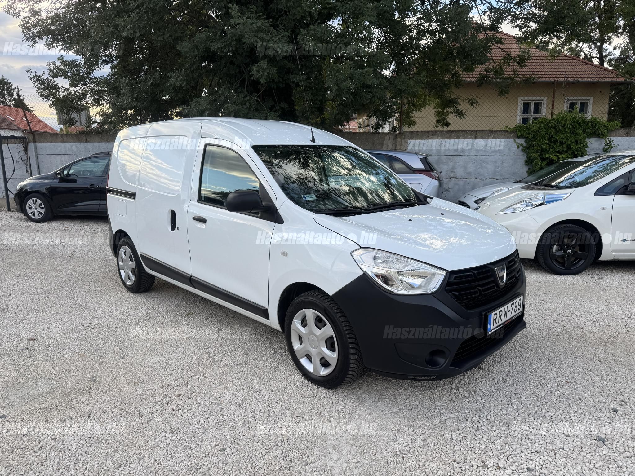 DACIA DOKKER 2019/8 - 1