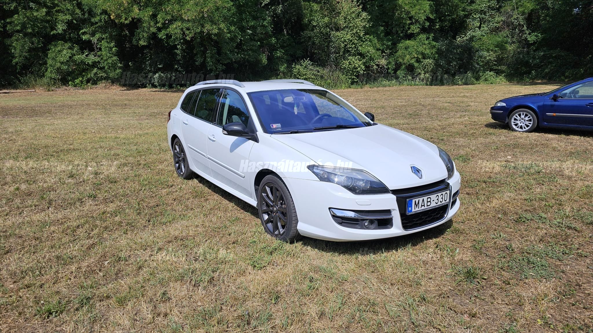 RENAULT LAGUNA 2011/12 - 1