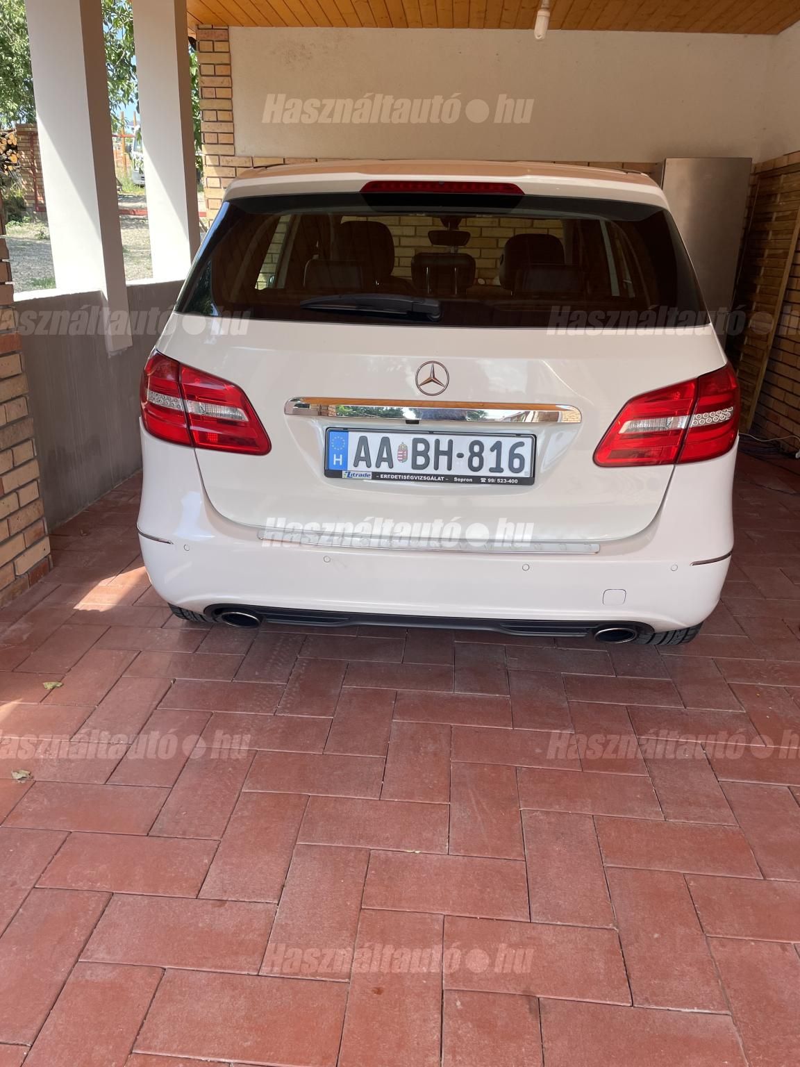 MERCEDES-BENZ B 180 2013/7 - 1