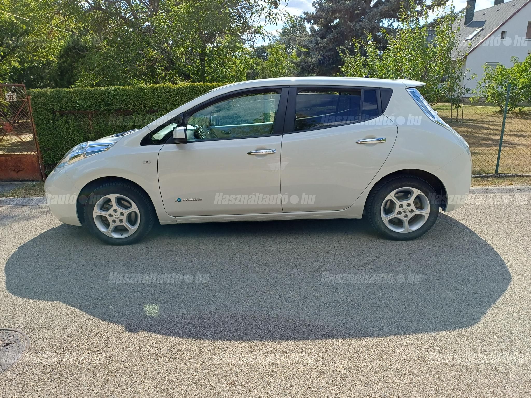 NISSAN LEAF 2017/5 - 1
