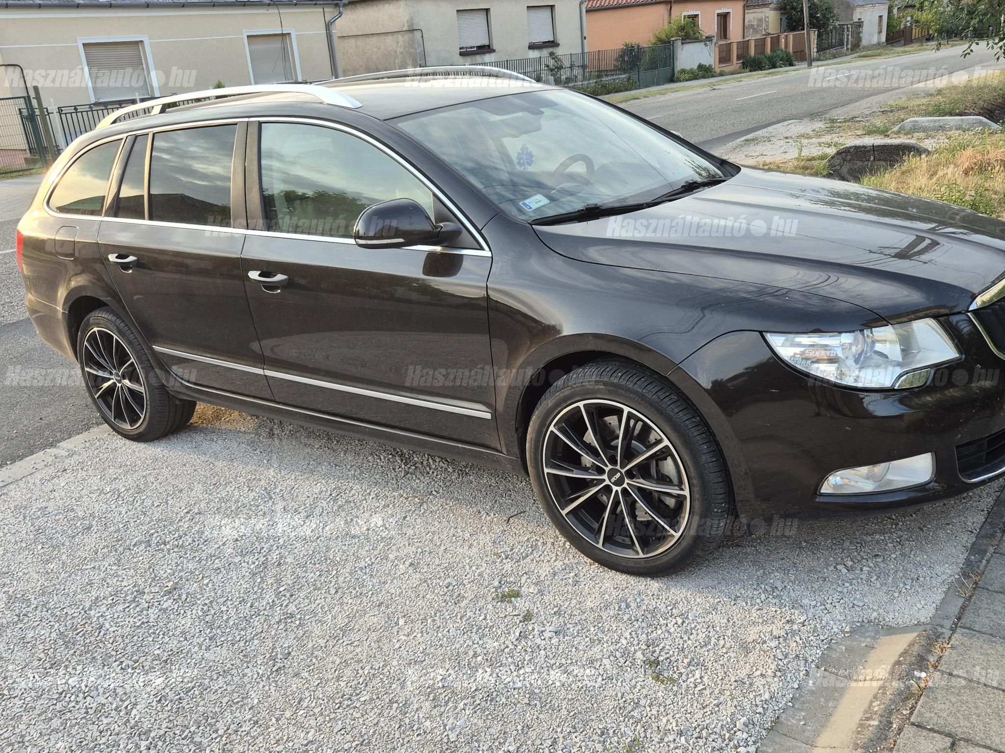 SKODA SUPERB 2012/8 - 1