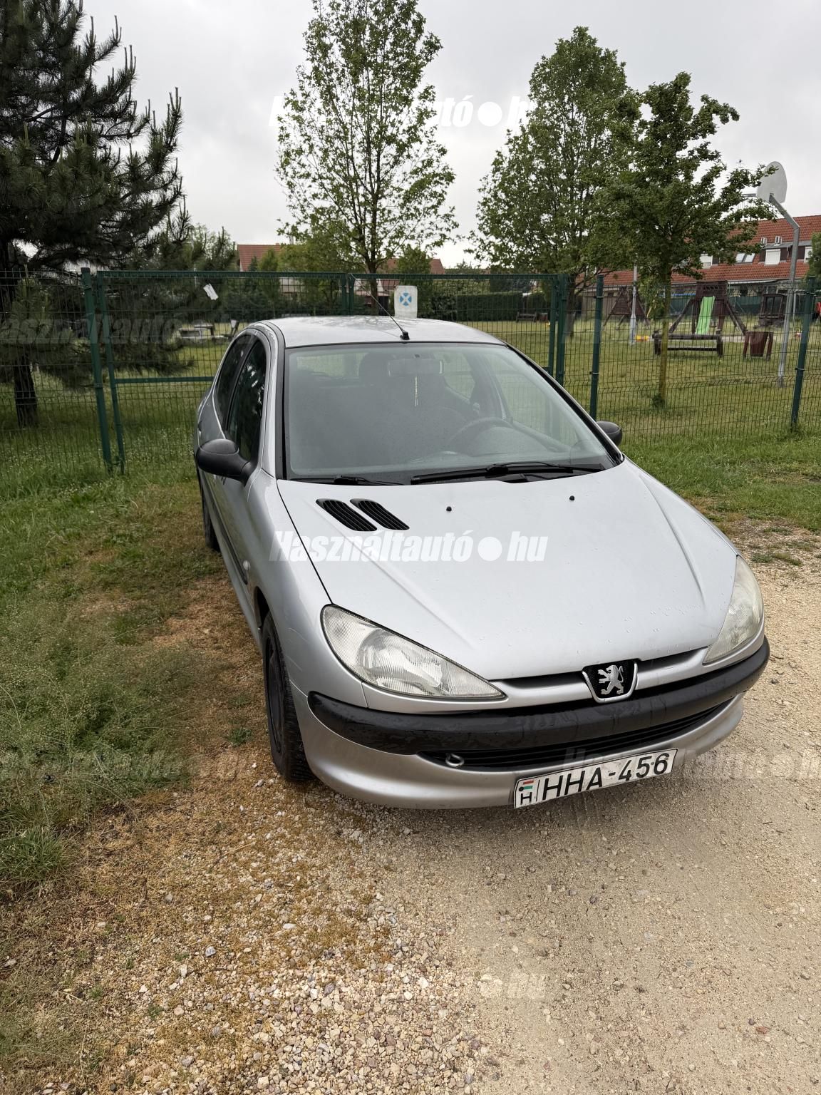 PEUGEOT 206 2000/5 - 1
