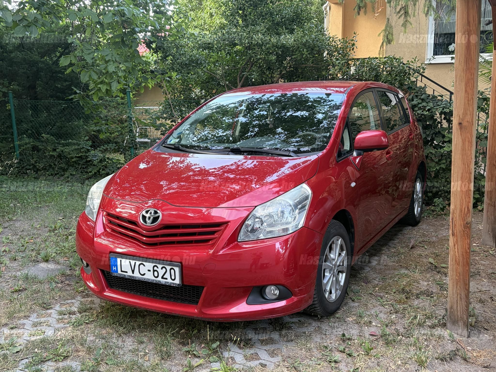 TOYOTA VERSO 2010/11 - 1