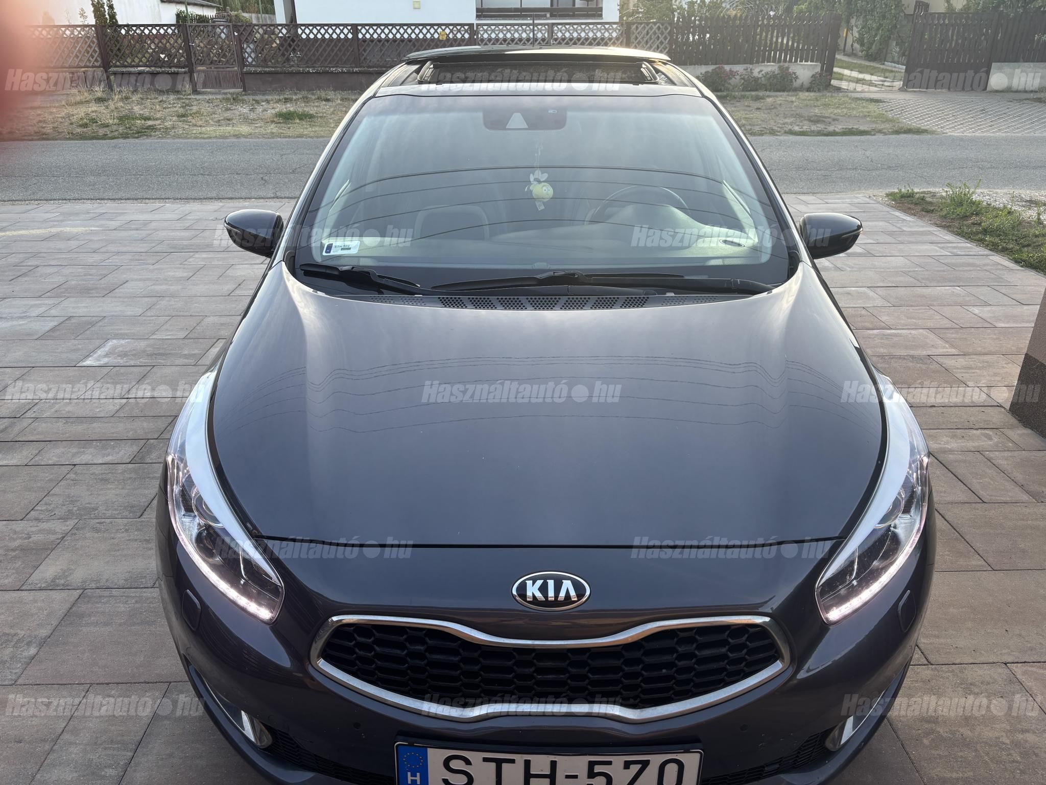 KIA CEE'D 2015/4 - 1