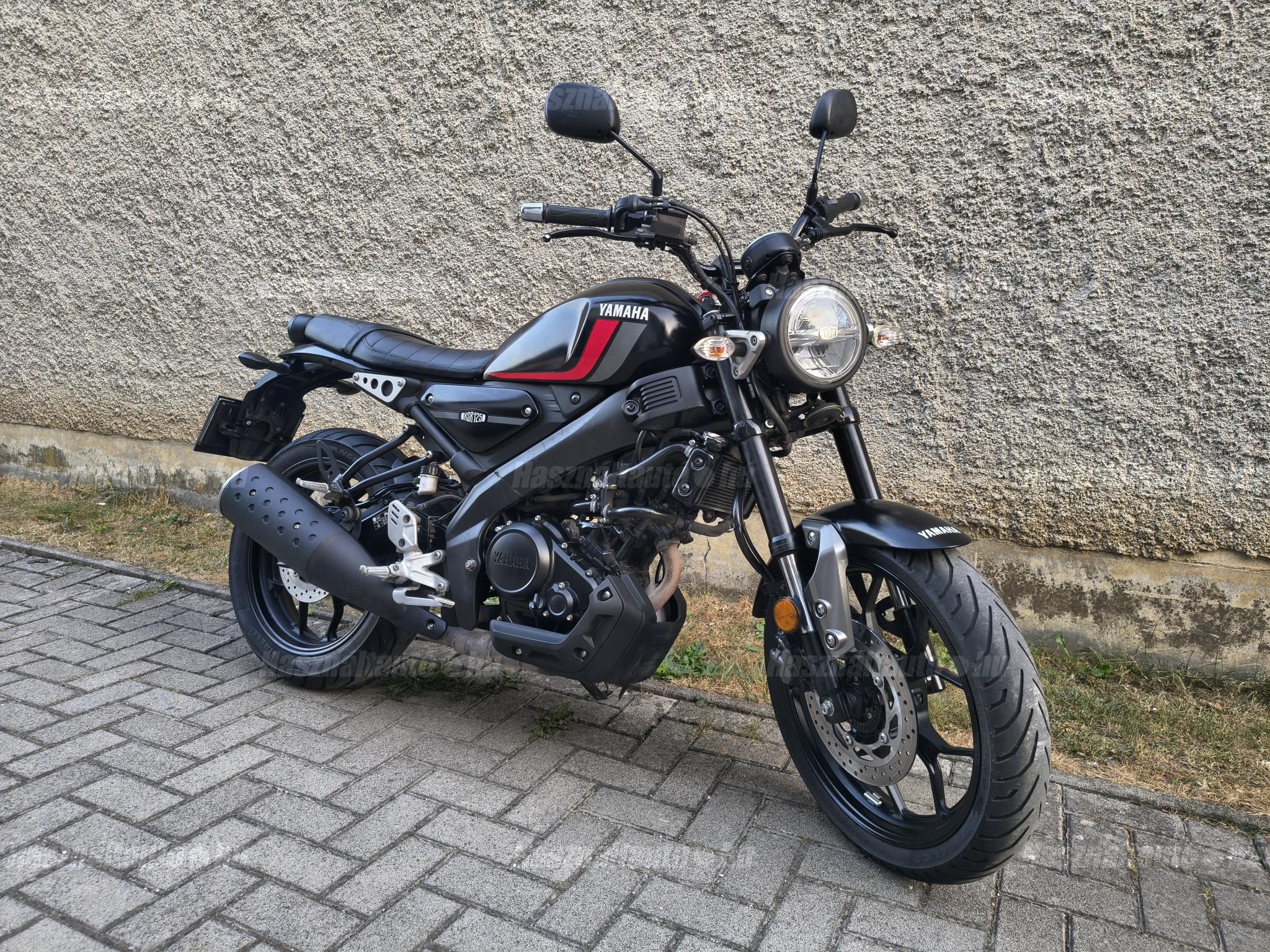 YAMAHA XSR 2022/3 - 1