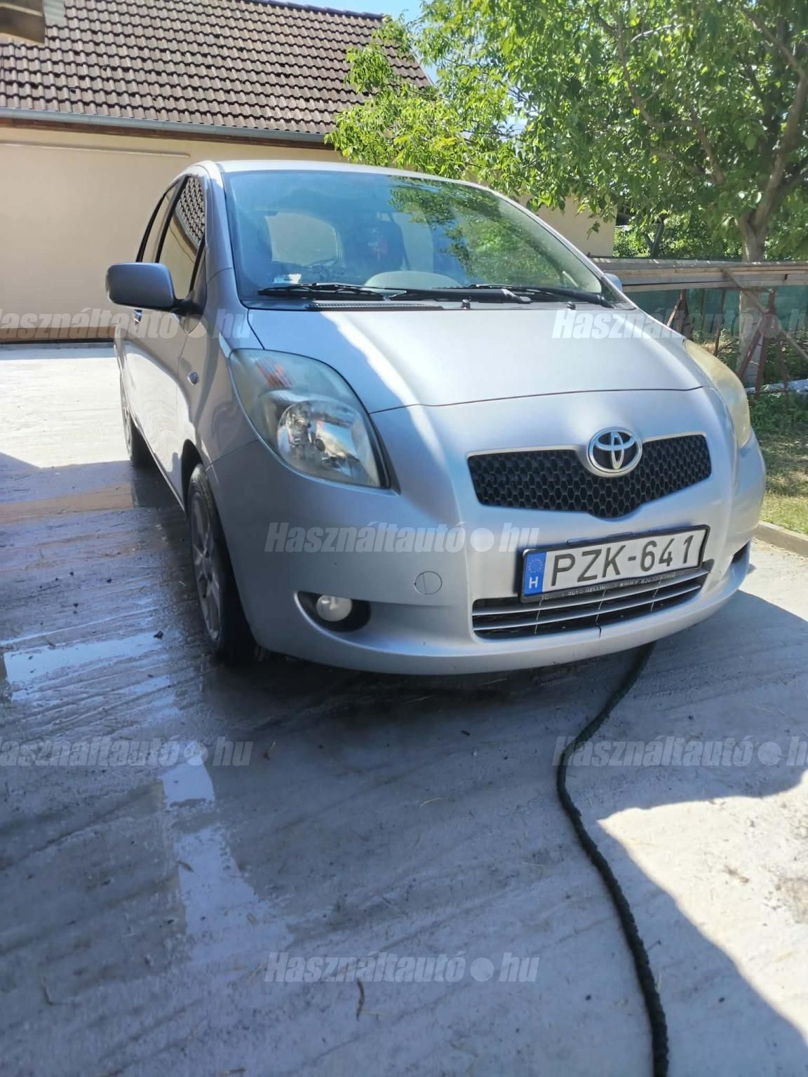TOYOTA YARIS 2007/12 - 1