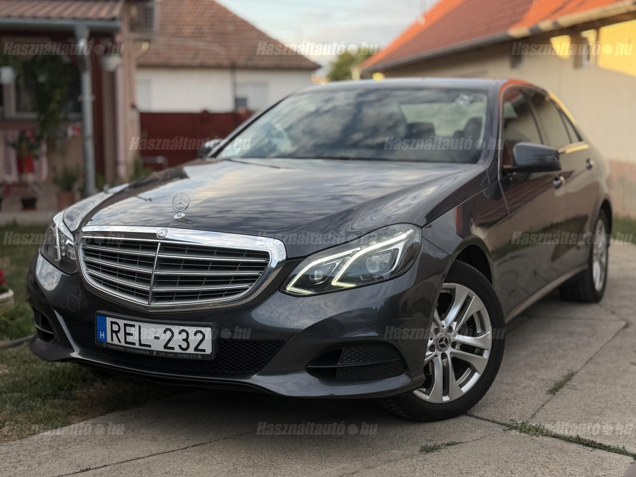 MERCEDES-BENZ E 220 2014/8 - 1