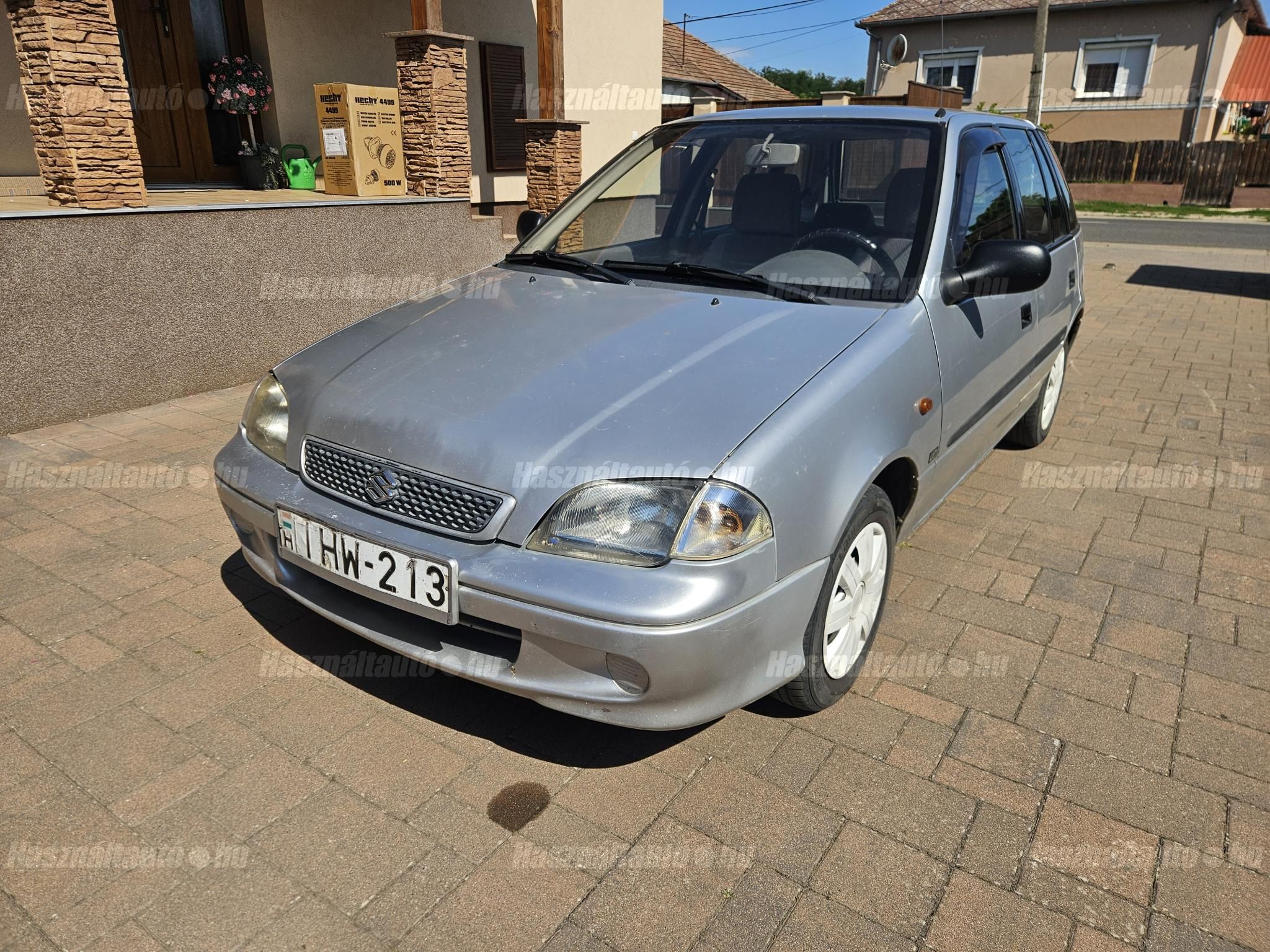 SUZUKI SWIFT 2002/7 - 1
