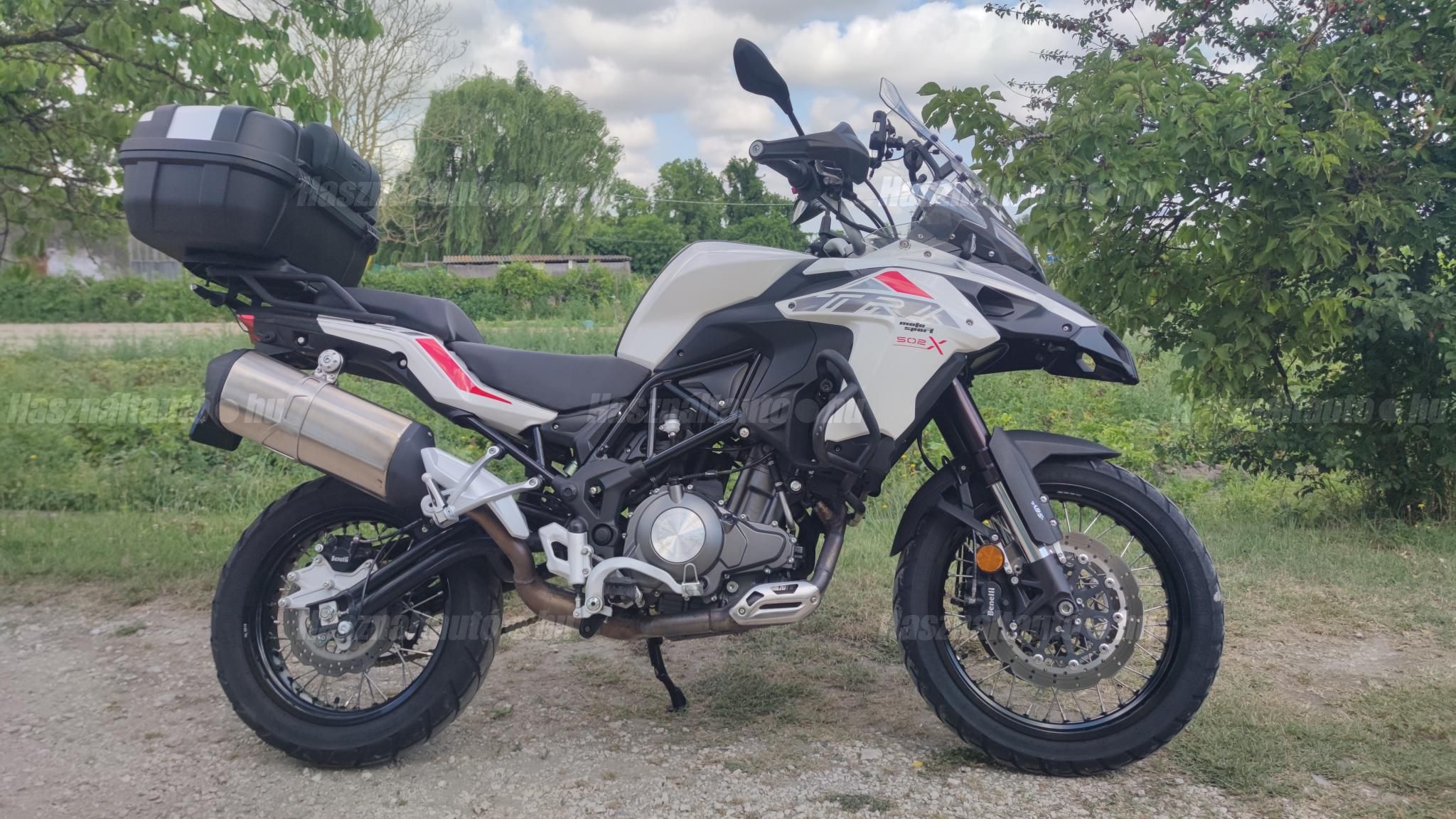 BENELLI TRK 502 X 2018/9 - 1