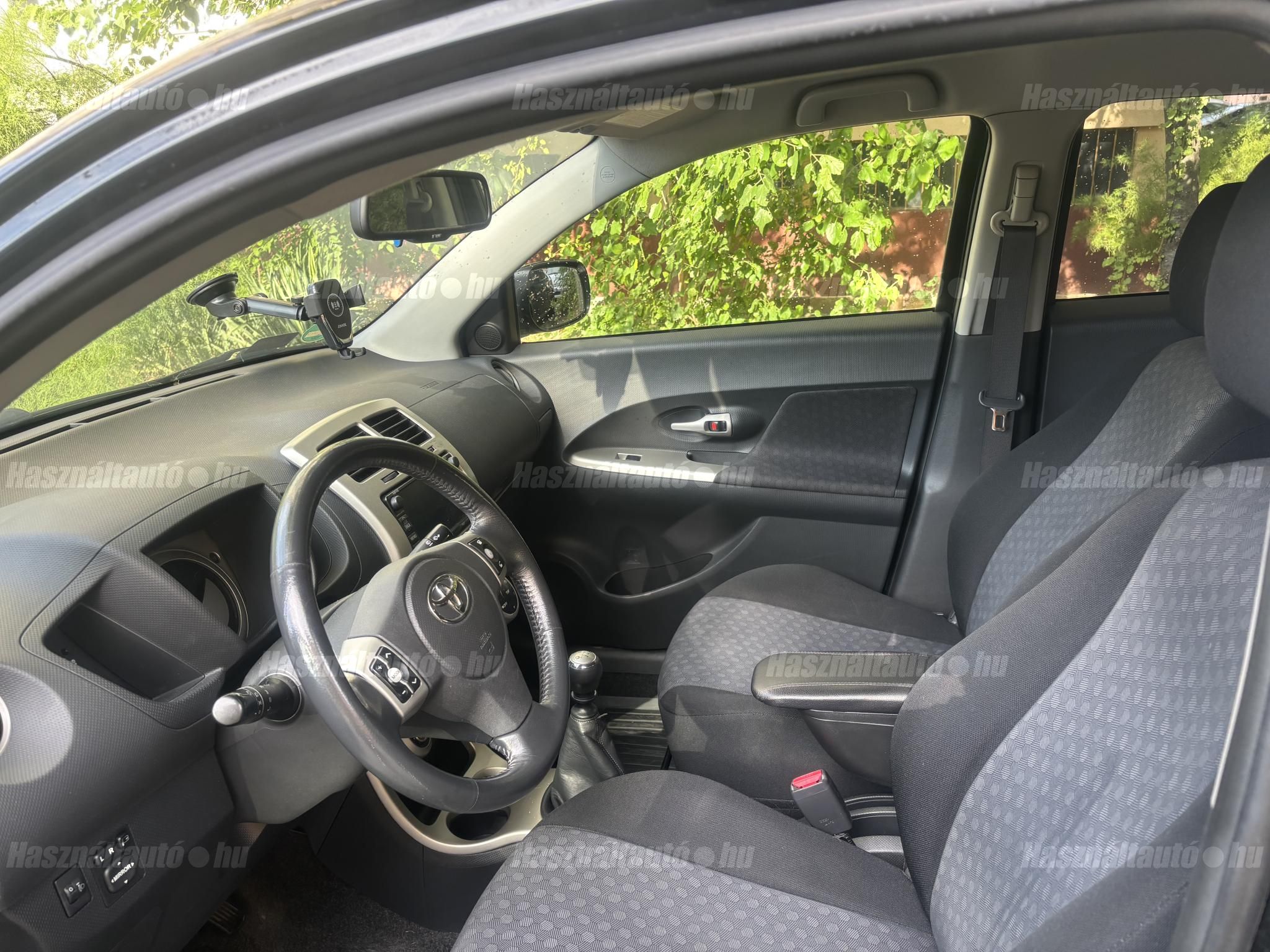 TOYOTA URBAN CRUISER 2009/9 - 1