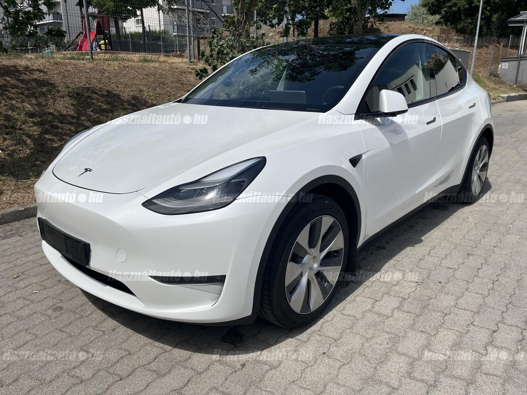 TESLA MODEL Y 2023/6 - 1