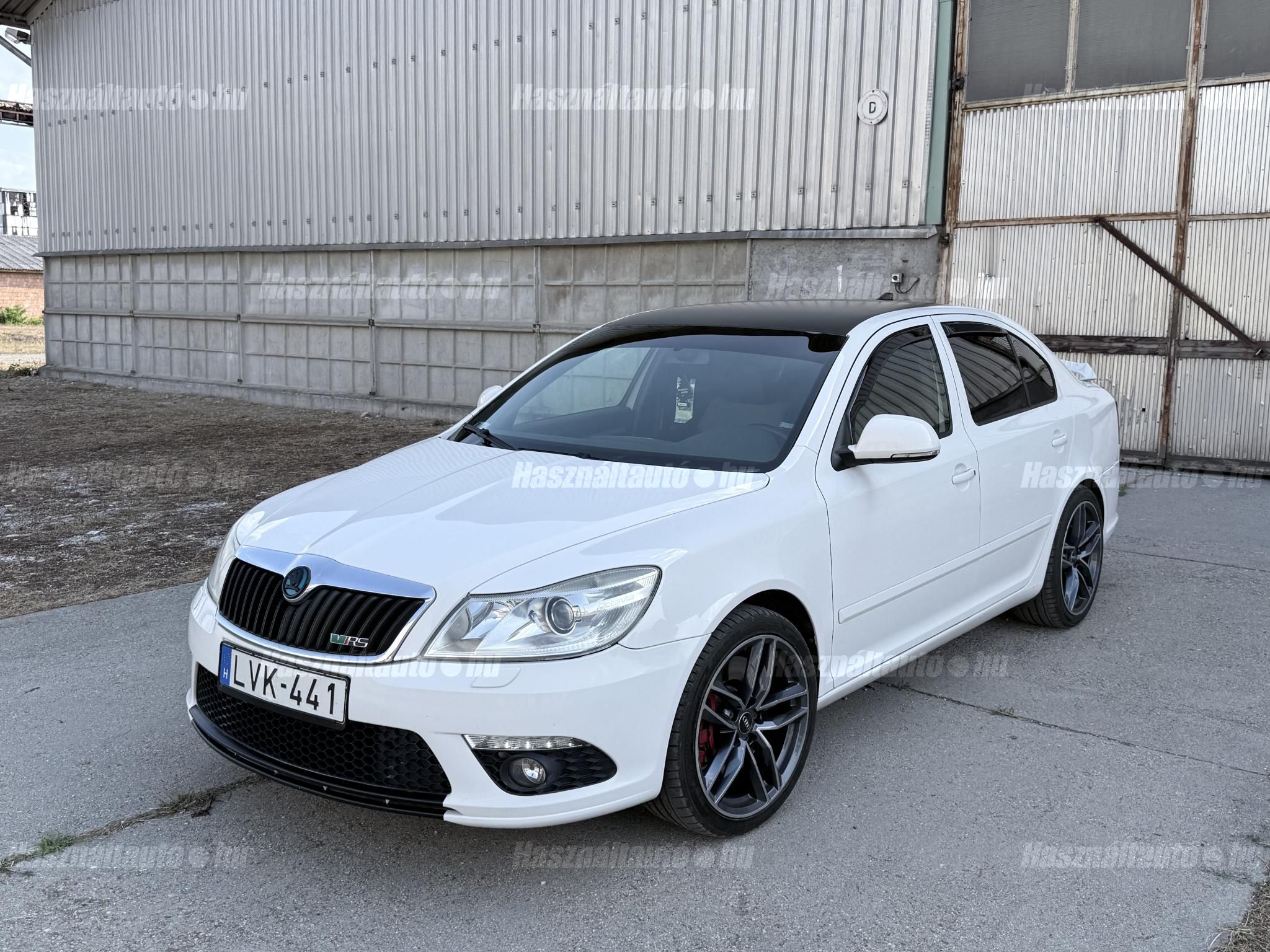 SKODA OCTAVIA 2011/8 - 1