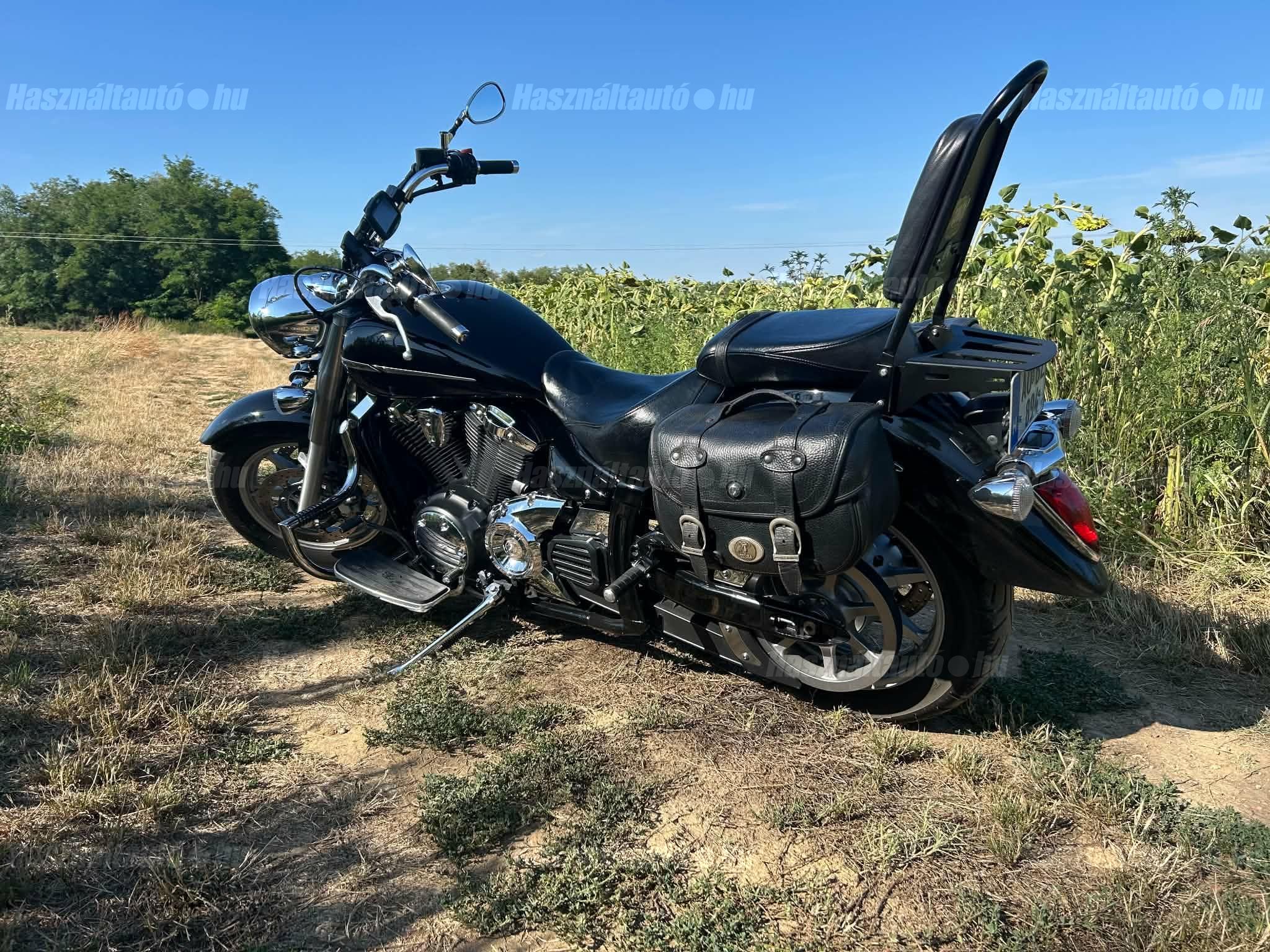 YAMAHA XVS 1300 A MIDNIGHT STAR 2010/10 - 1