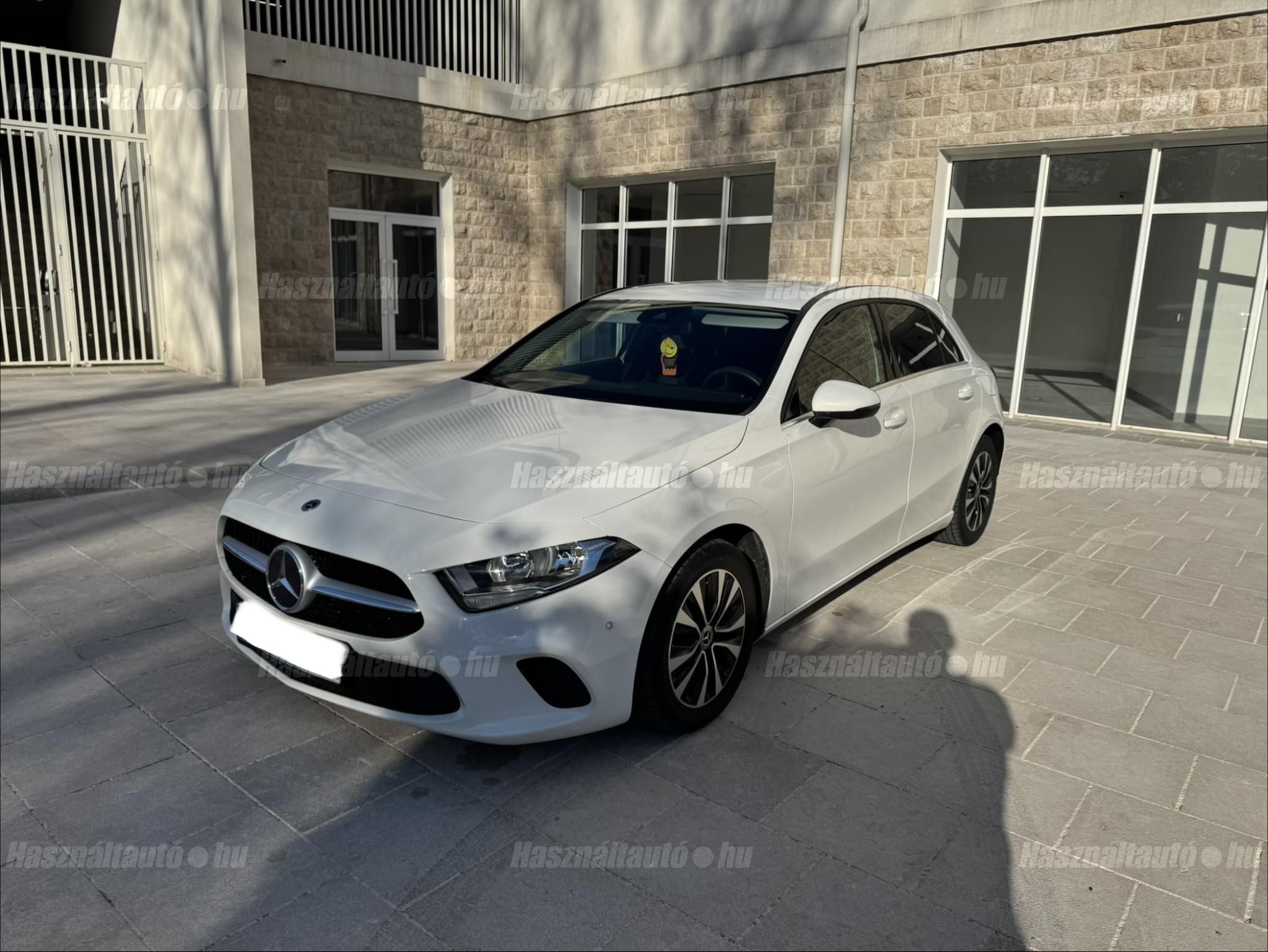 MERCEDES-BENZ A 180 2021/5 - 1