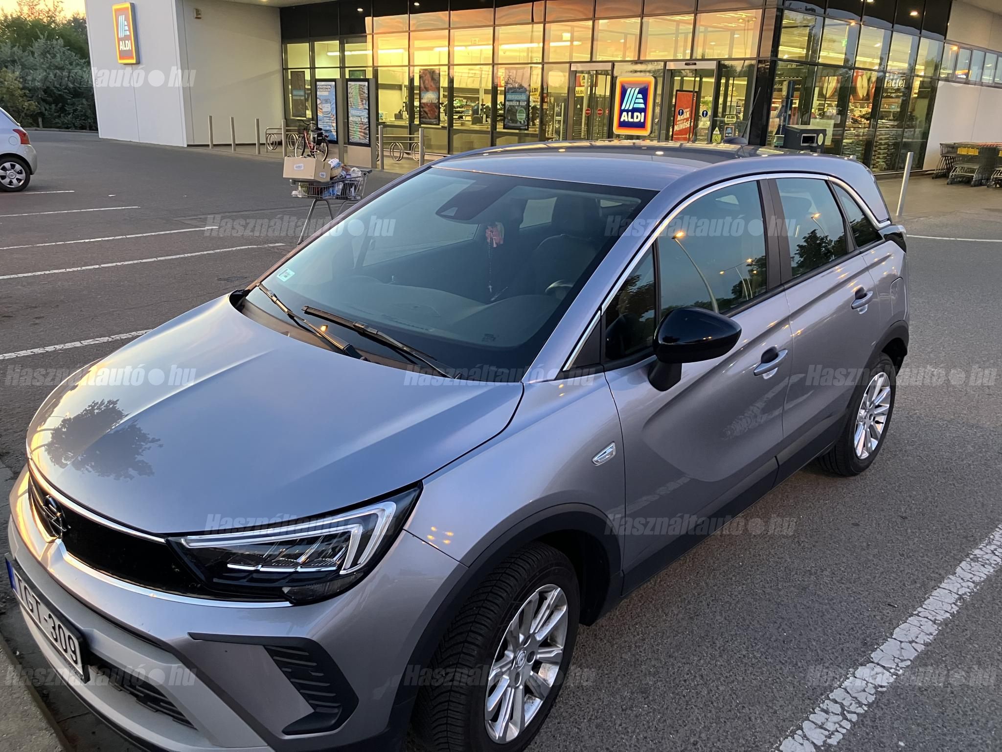 Opel Crossland 1,2T /Első tulaj, Végig szevízelt, Nagyszervíz-Vezérlés csere