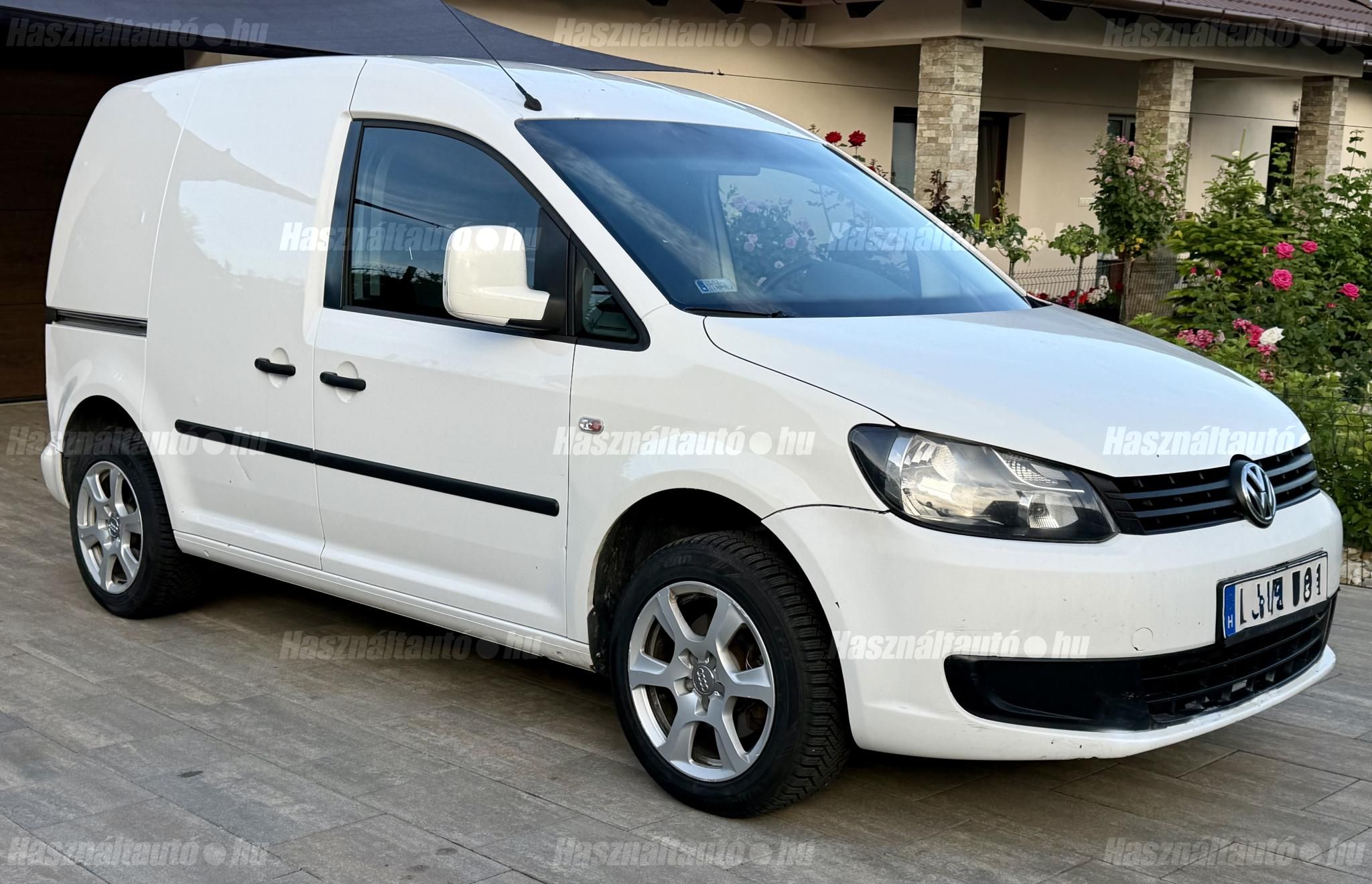 VOLKSWAGEN CADDY 2011 - 1