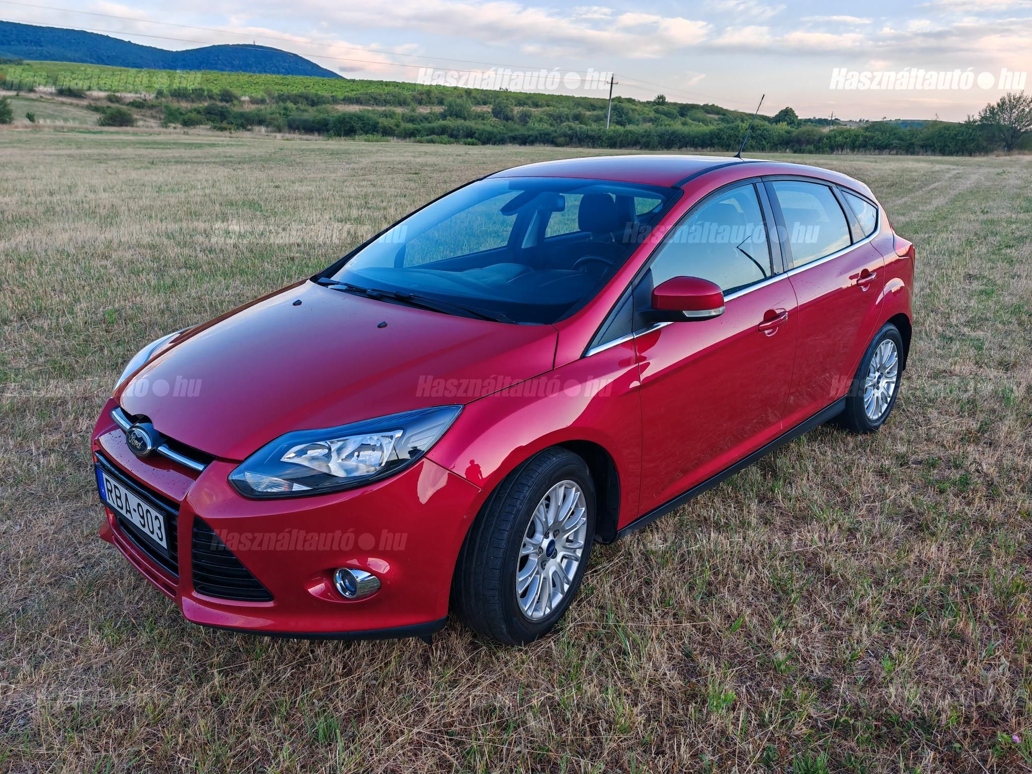 FORD FOCUS 2012/6 - 1