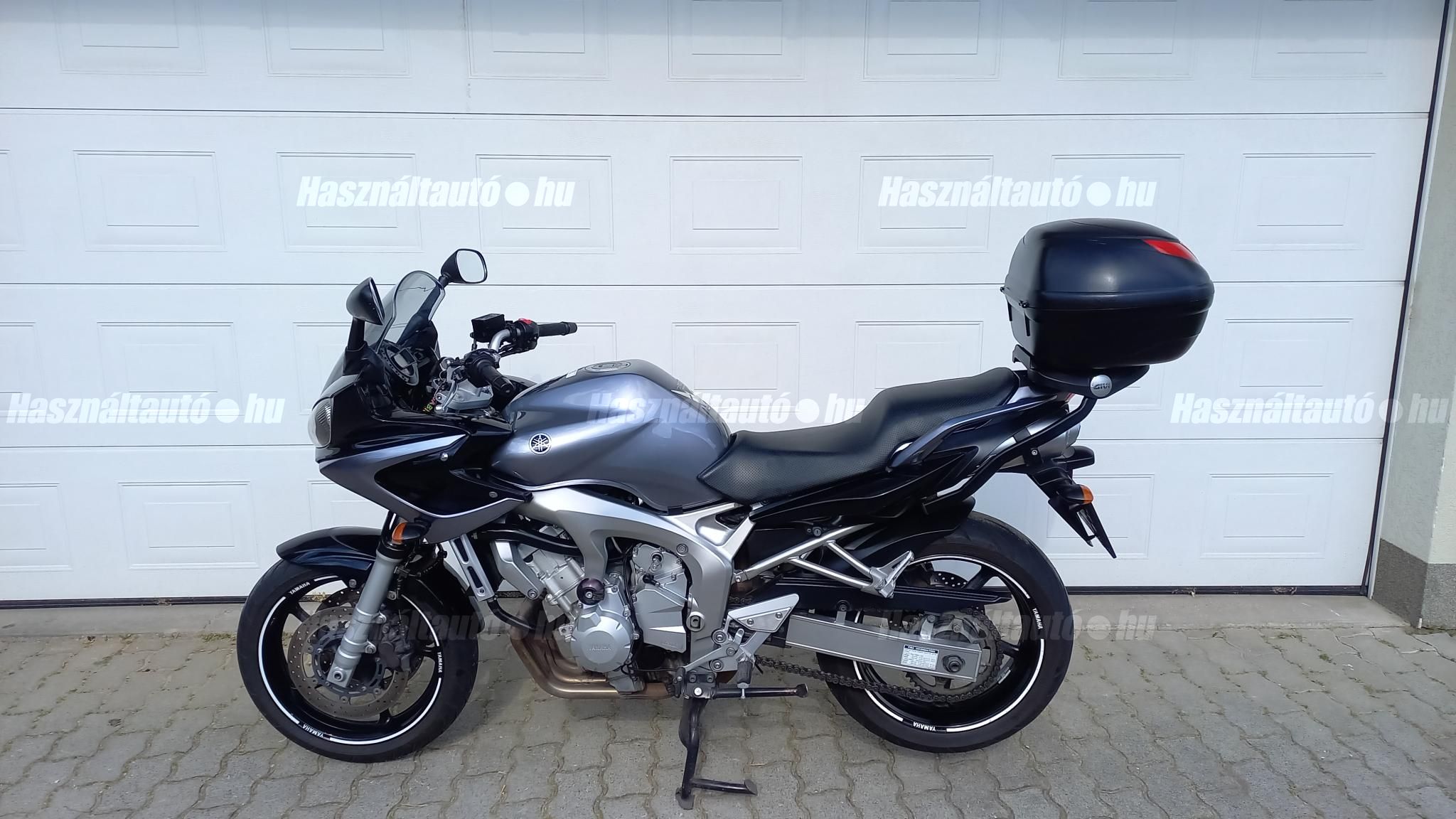 YAMAHA FZ6-S (FAZER) 2005 - 1
