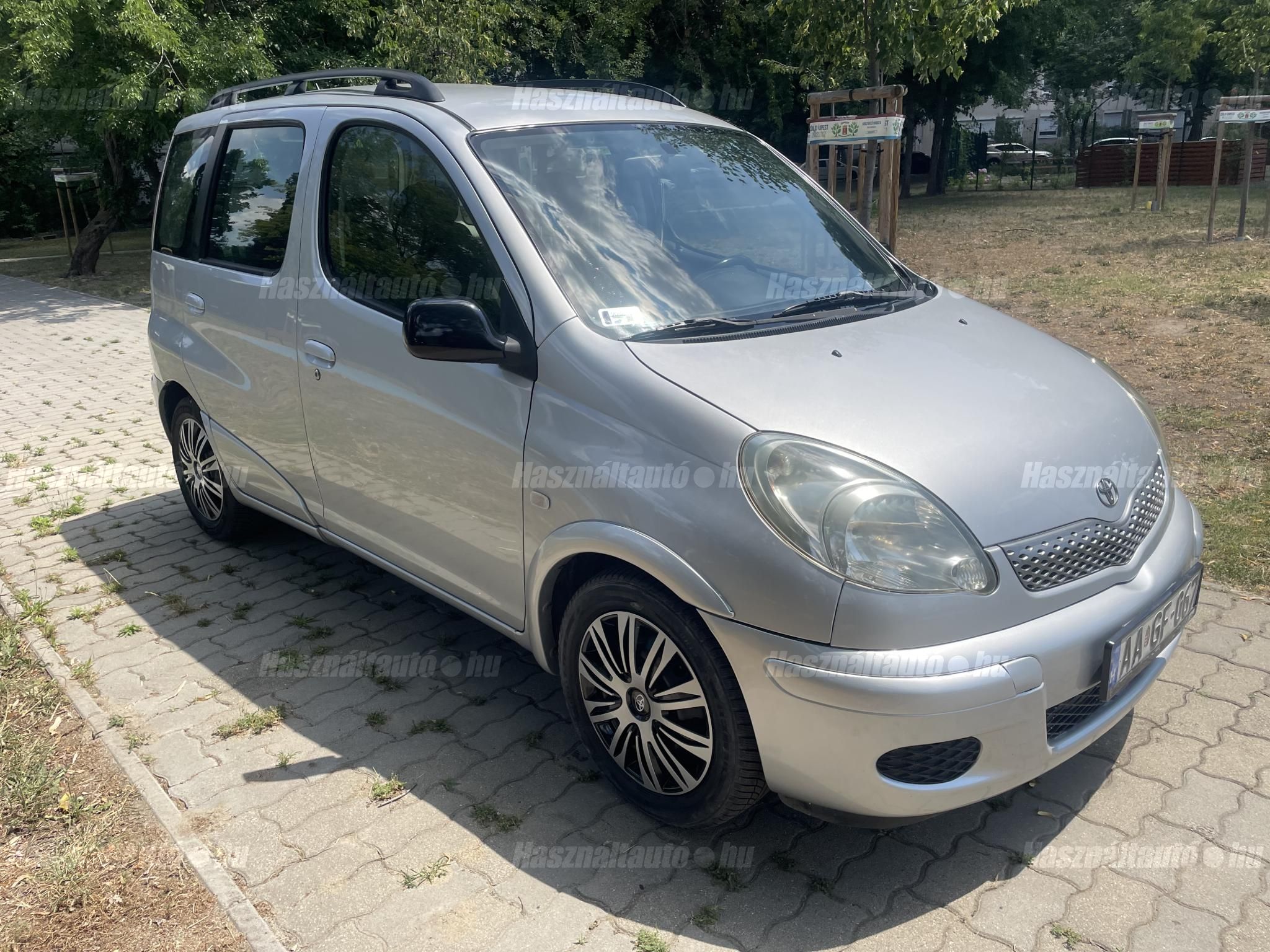 TOYOTA YARIS VERSO 2006/10 - 1