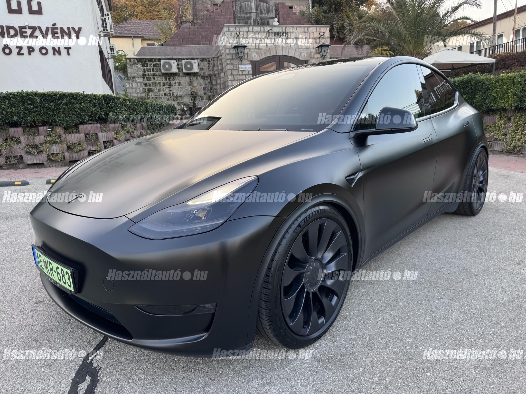 TESLA MODEL Y 2024/2 - 1