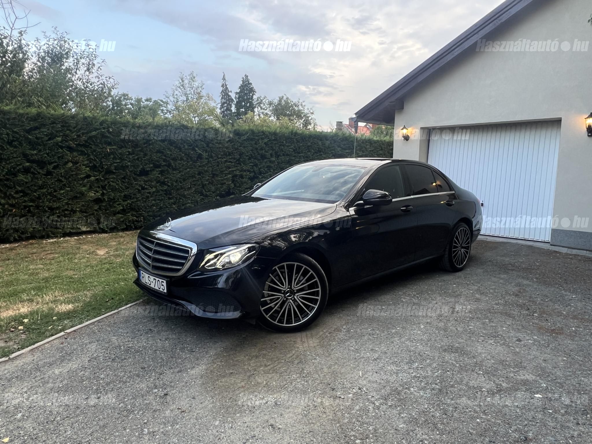 MERCEDES-BENZ E 220 2016/6 - 1