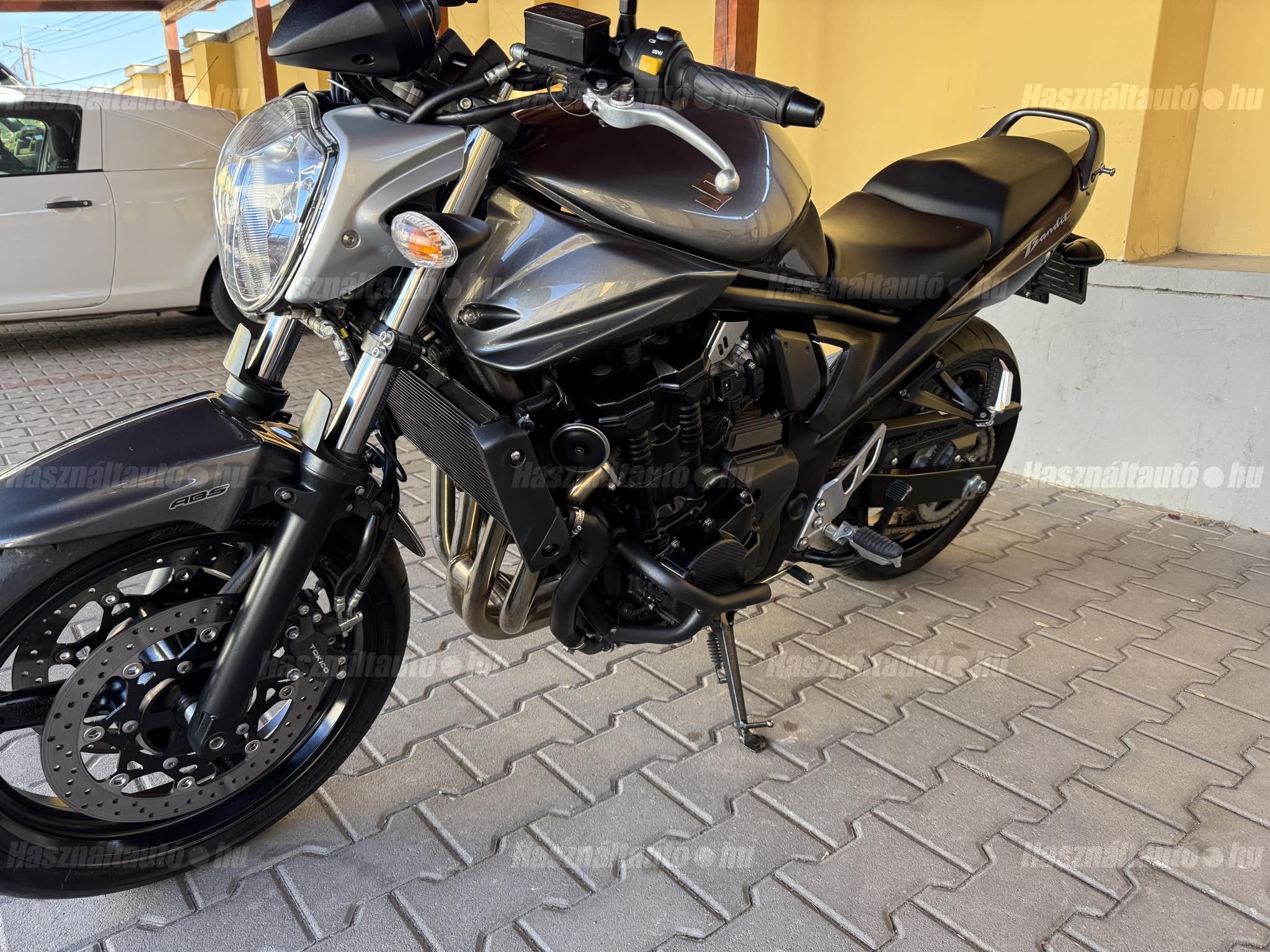SUZUKI GSF 650 2011/4 - 1