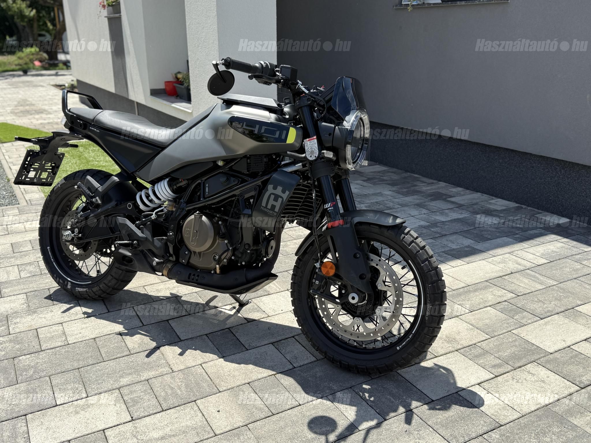 HUSQVARNA SVARTPILEN 401 2024/5 - 1