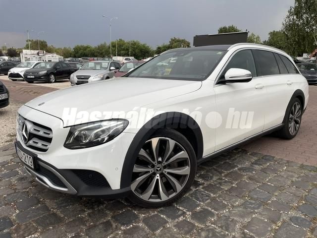 MERCEDES-BENZ E 220 2017/9 - 1