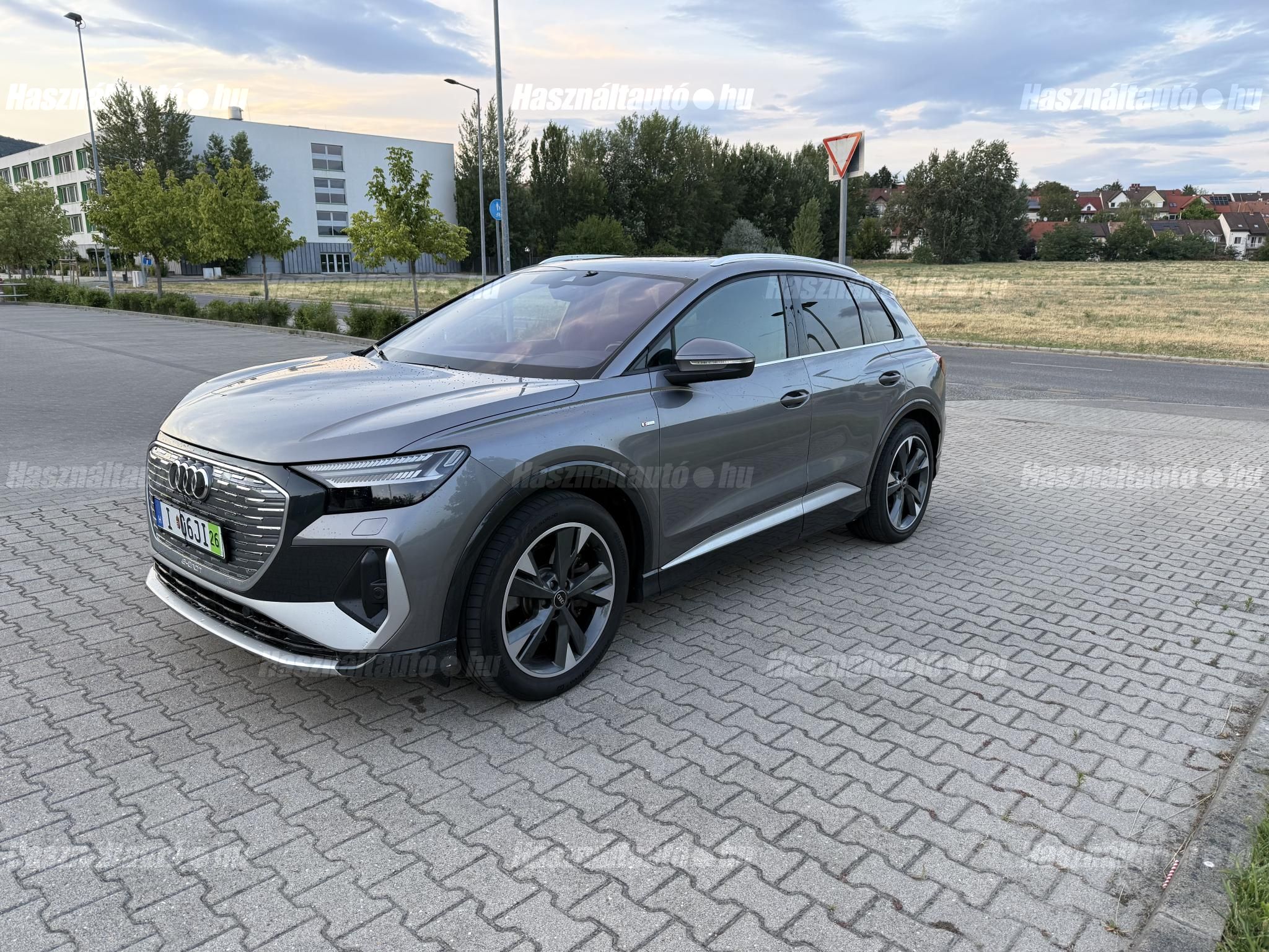AUDI Q4 2024/5 - 1