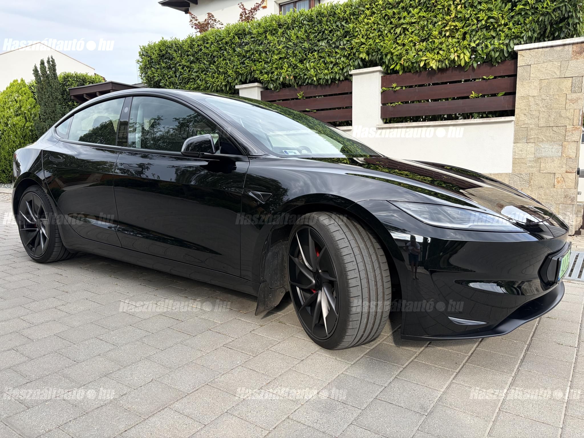 TESLA MODEL 3 2024/6 - 1