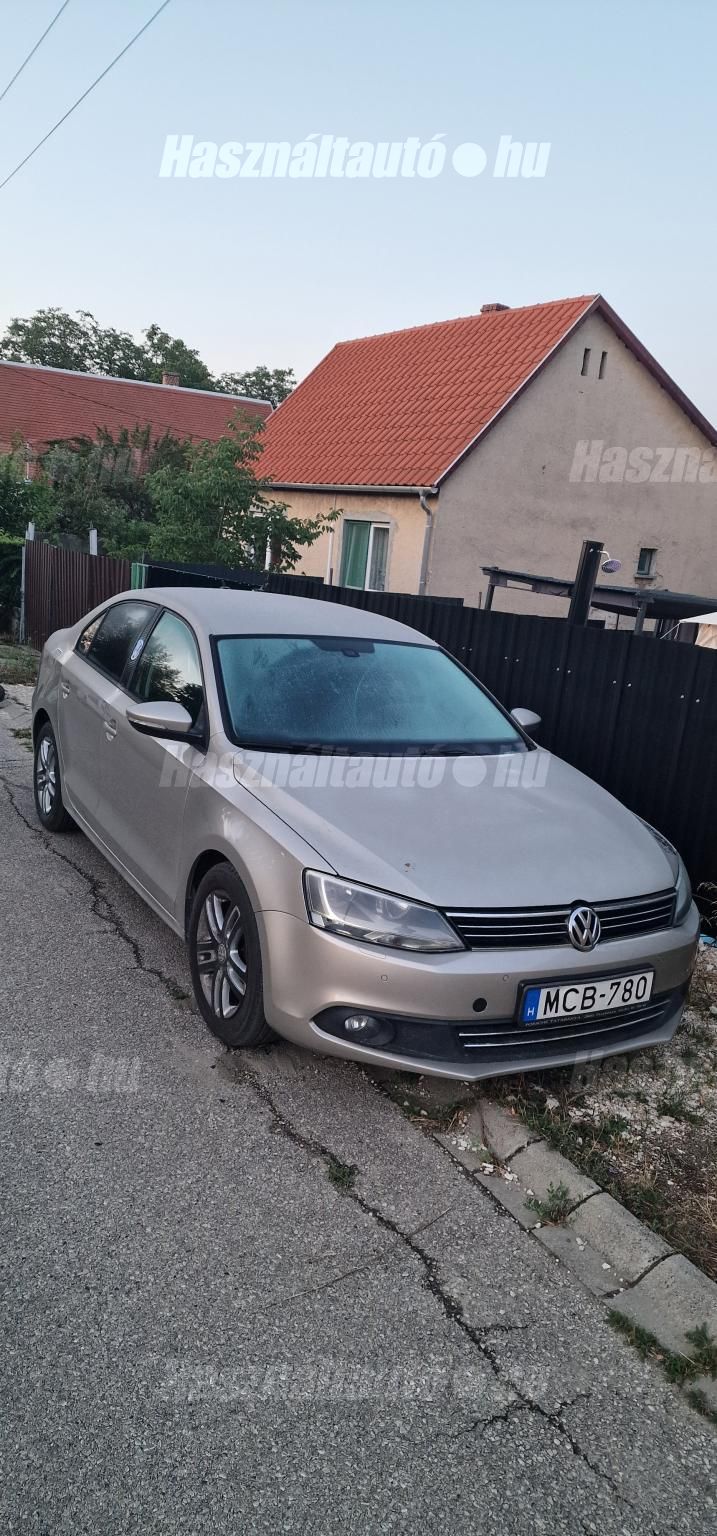 VOLKSWAGEN JETTA 2012 - 1