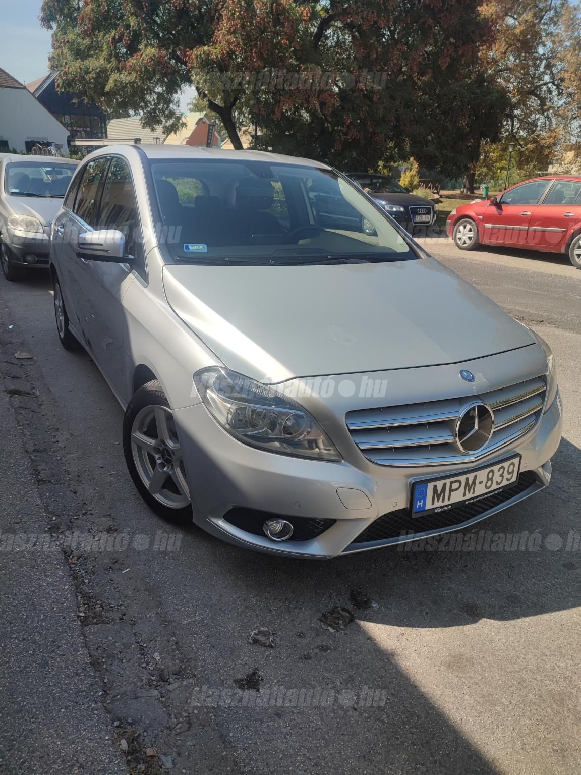 MERCEDES-BENZ B 180 2012/10 - 1