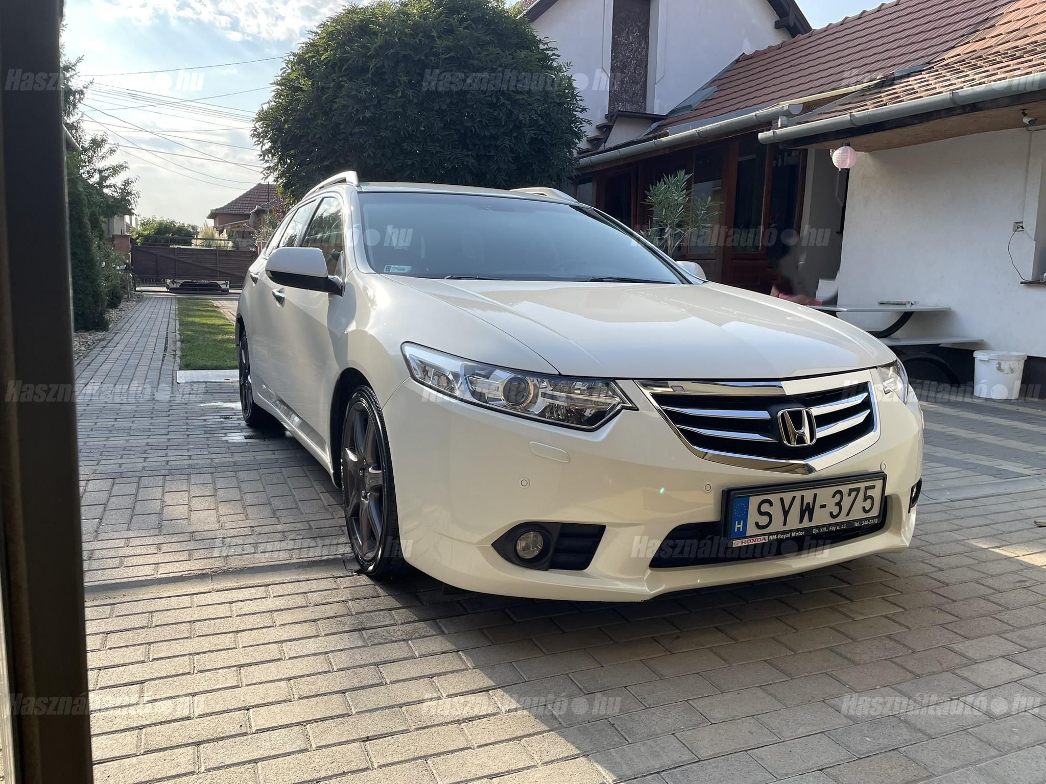 HONDA ACCORD 2012/10 - 1