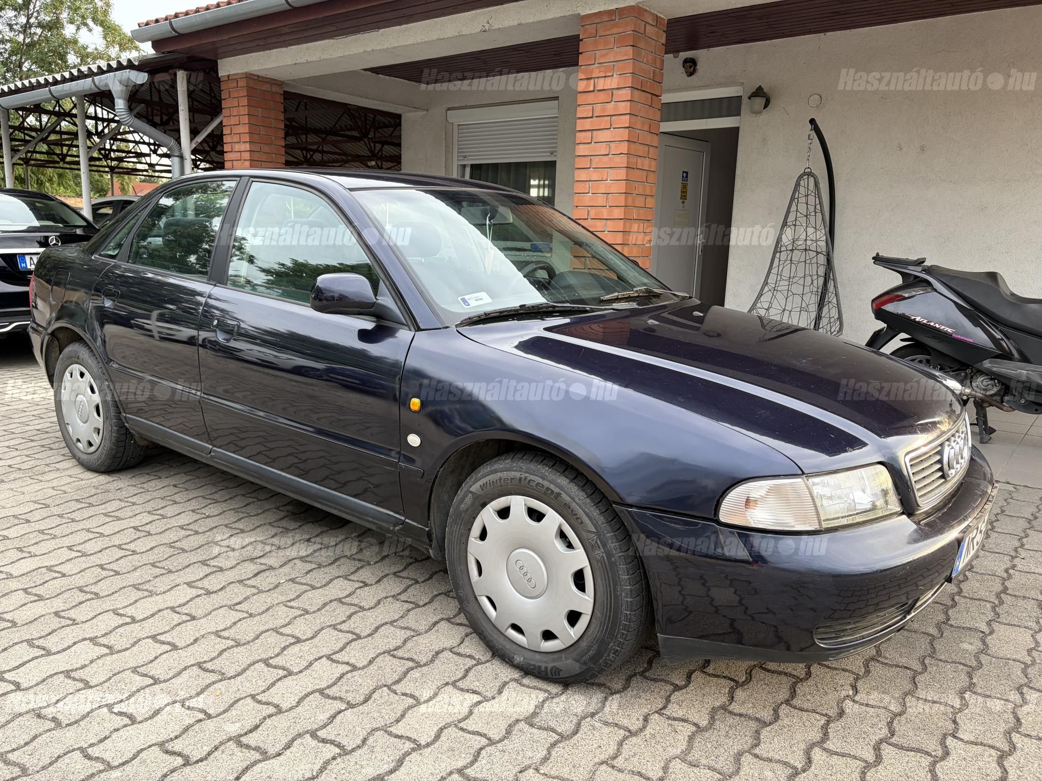 AUDI A4 1996/10 - 1