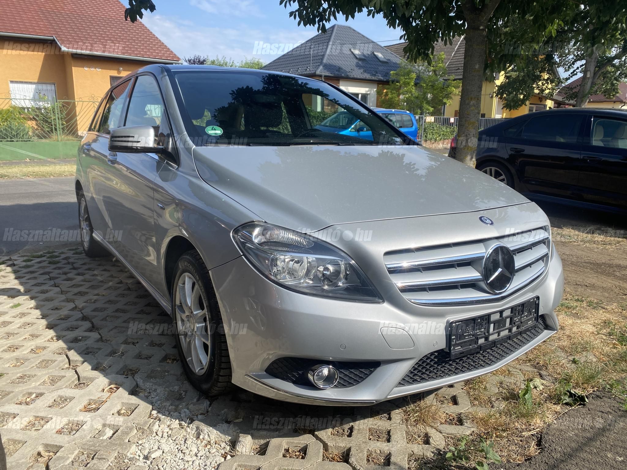 MERCEDES-BENZ B 180 2013/2 - 1