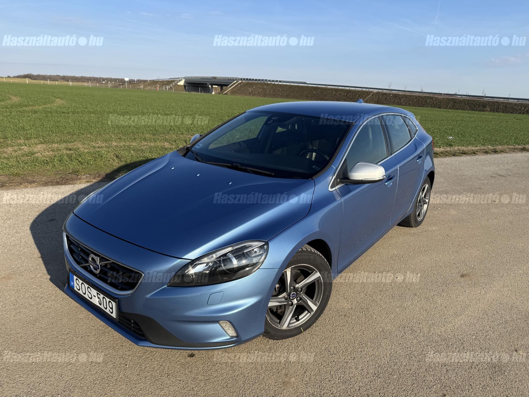 VOLVO V40 2015/10 - 1