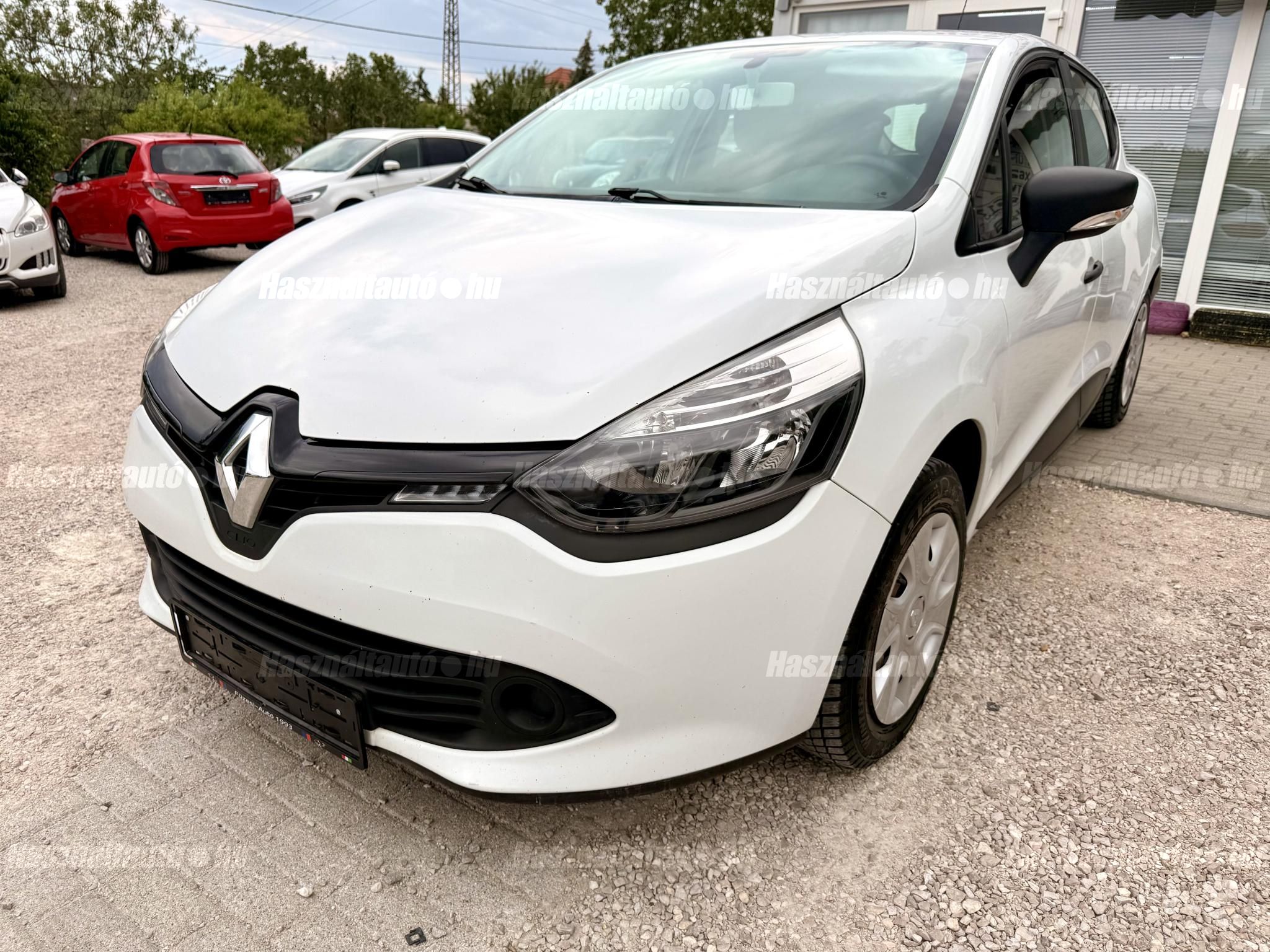 RENAULT CLIO 2014/8 - 1