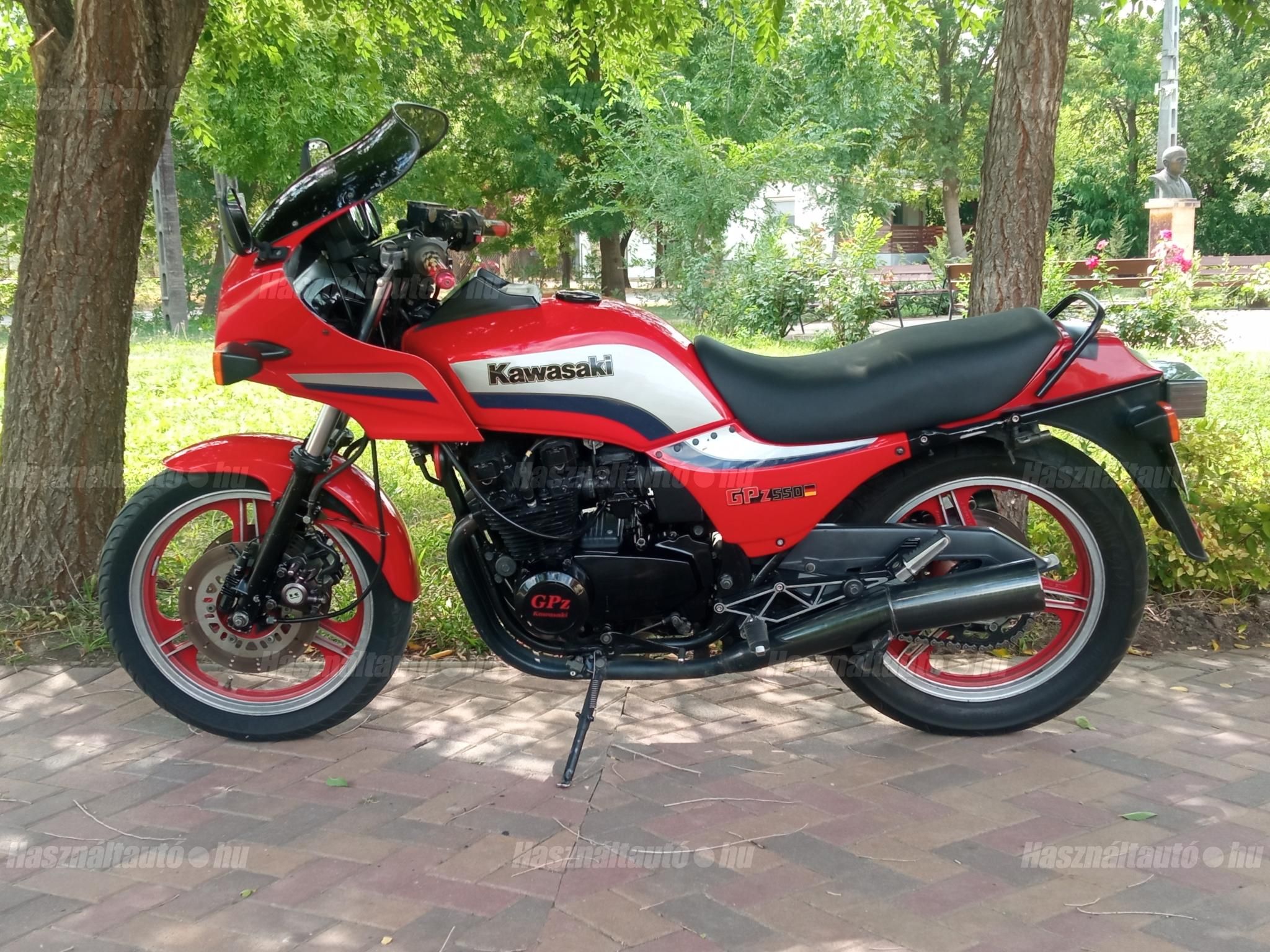 KAWASAKI GPZ 550 1986/4 - 1