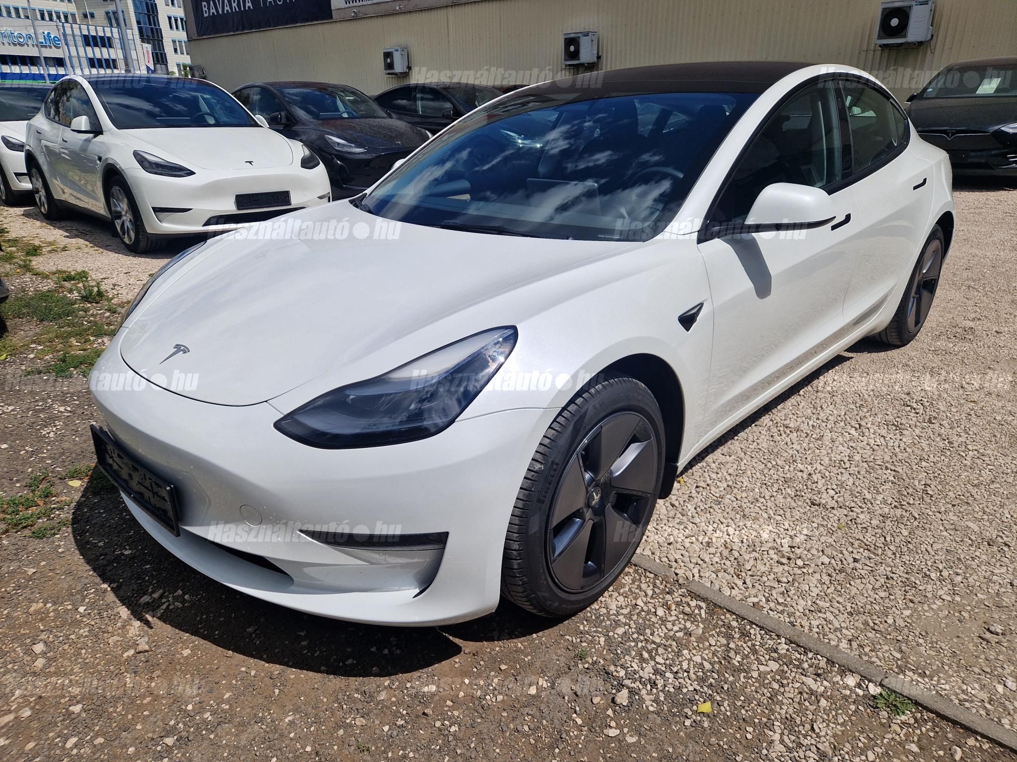 TESLA MODEL 3 2023/6 - 1