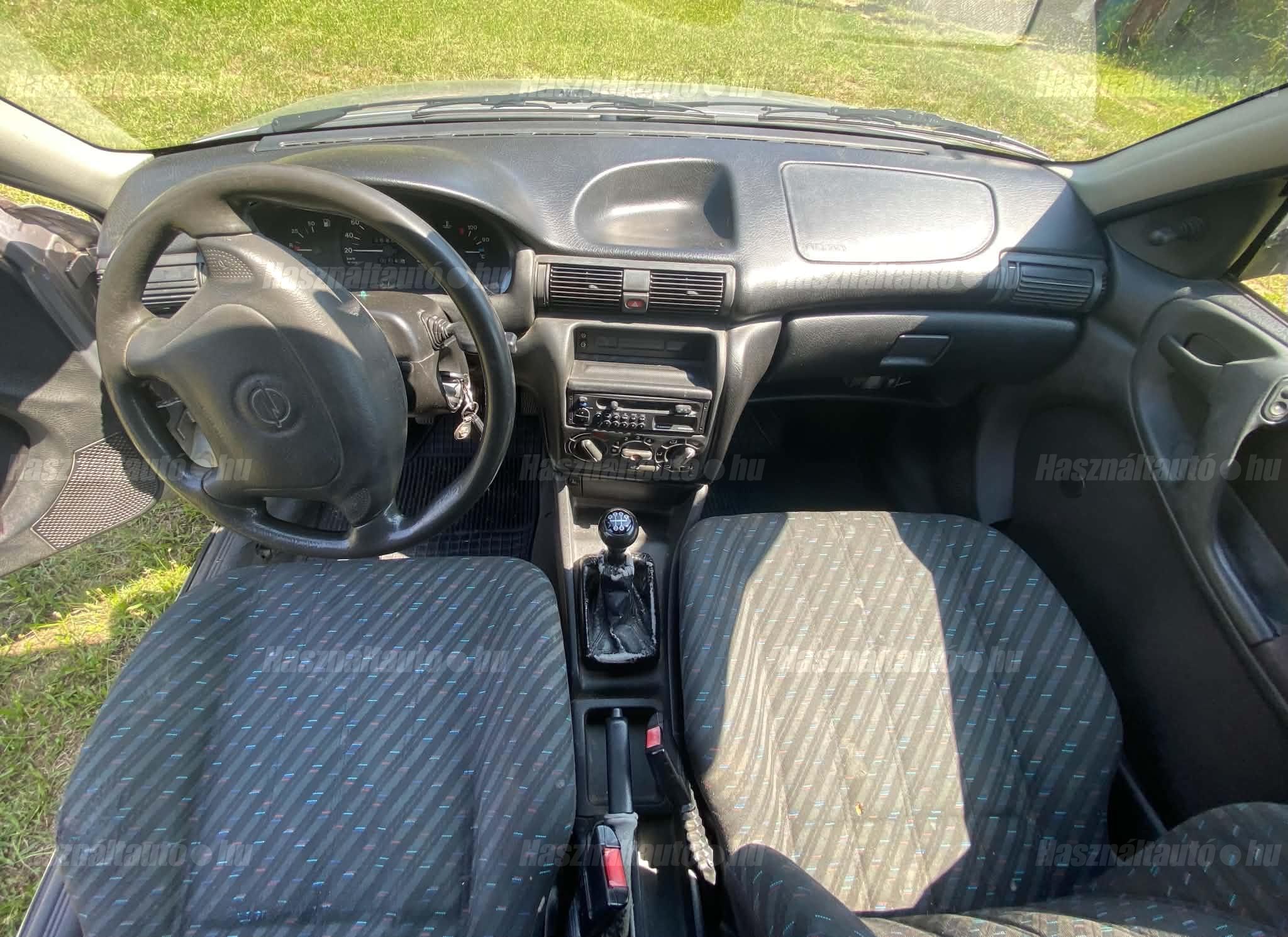 OPEL ASTRA F 2001 - 1