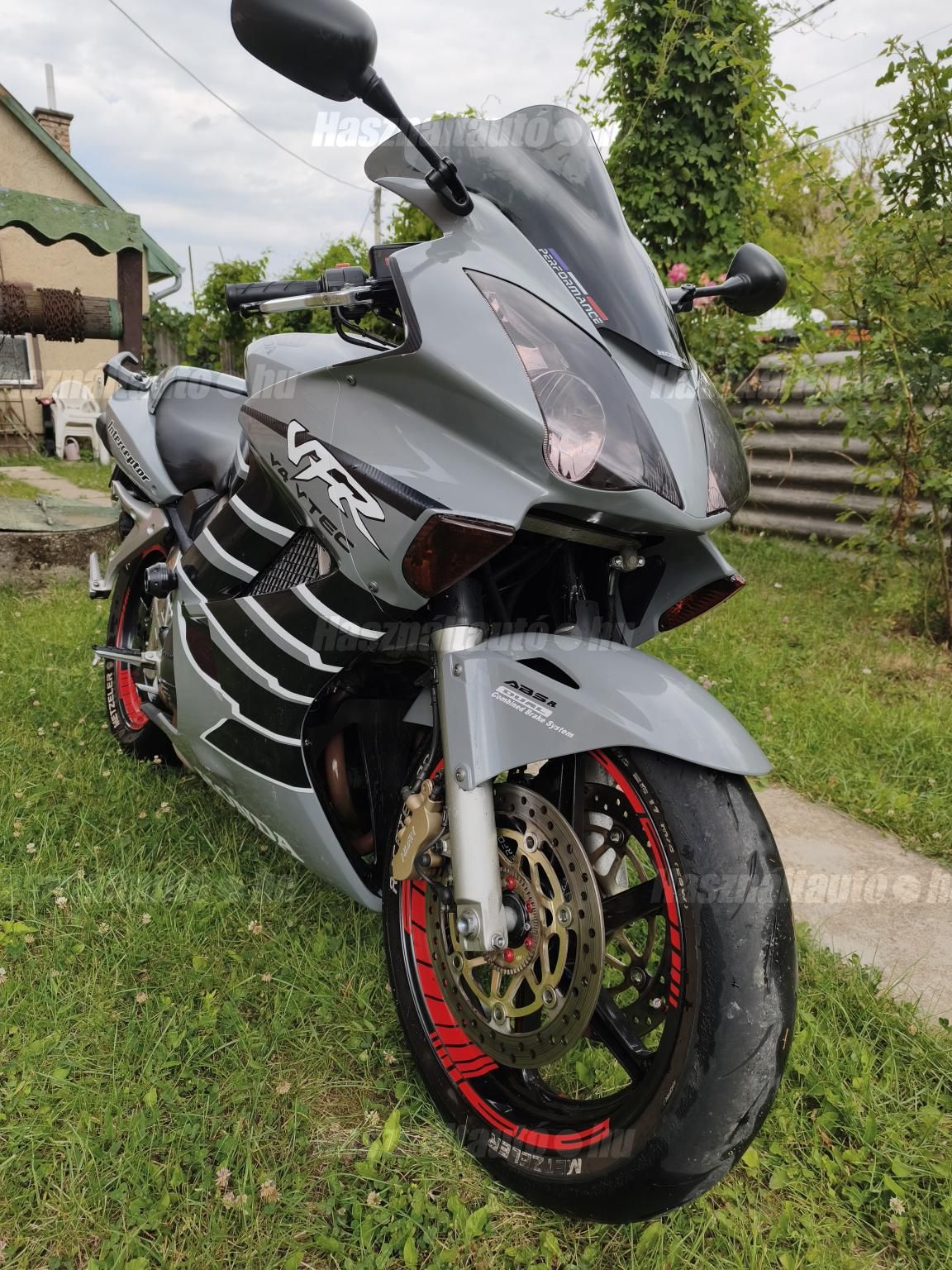 HONDA VFR 800 2004/4 - 1