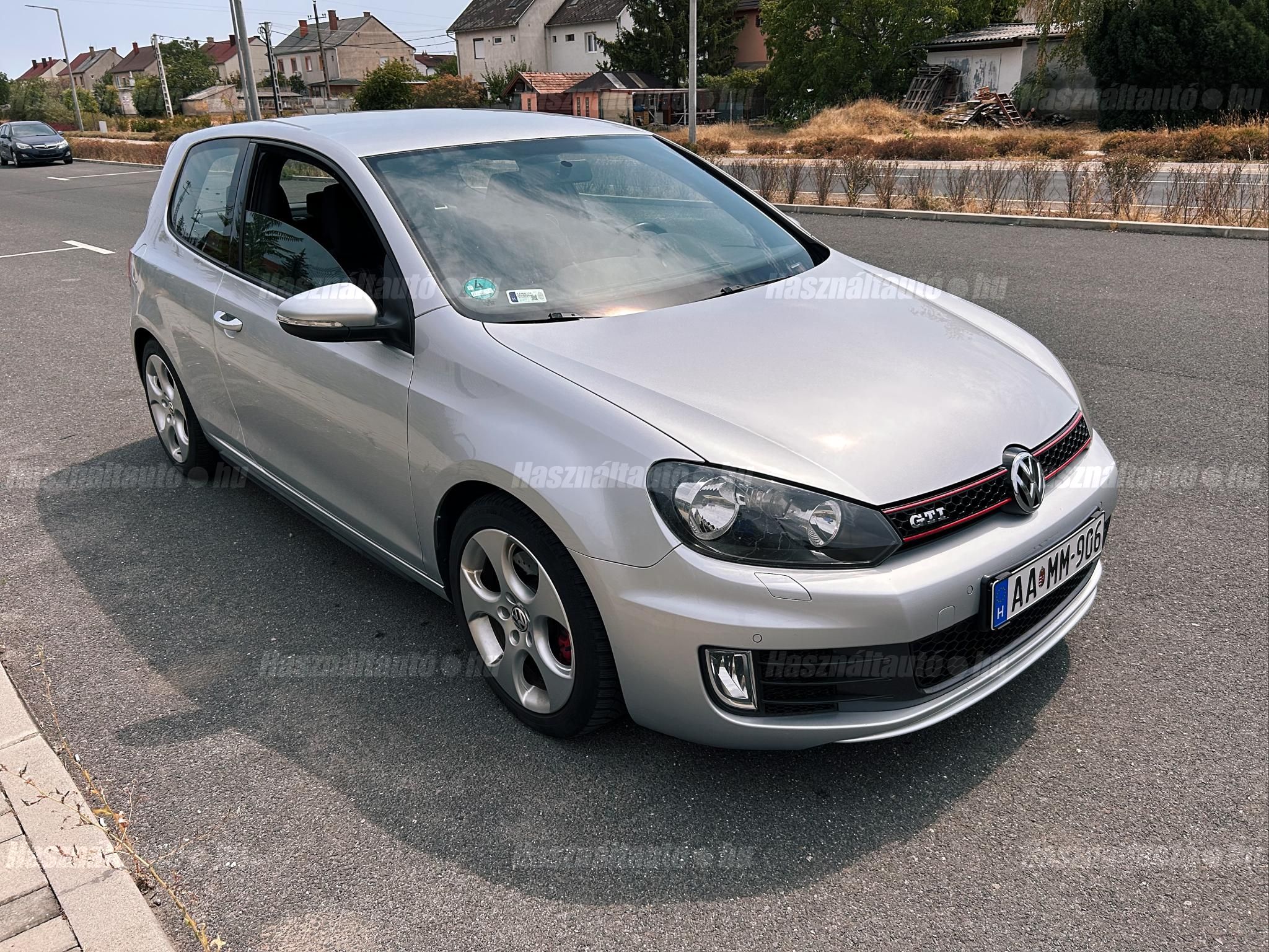 VOLKSWAGEN GOLF 2011/12 - 1