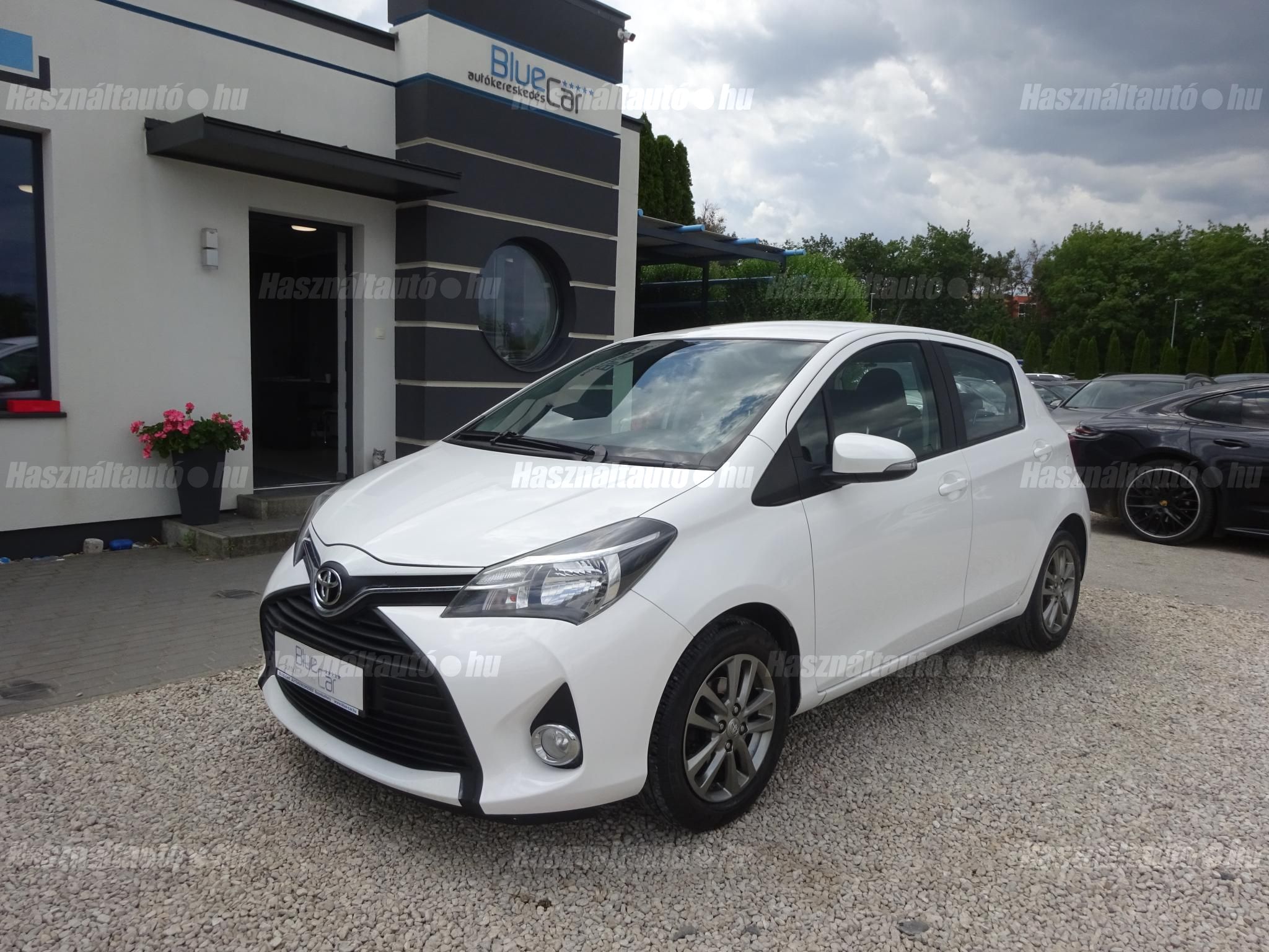TOYOTA YARIS 2015/6 - 1