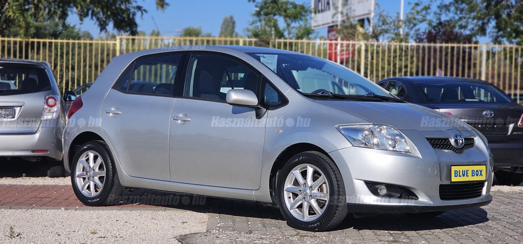 TOYOTA AURIS 2010/2 - 1